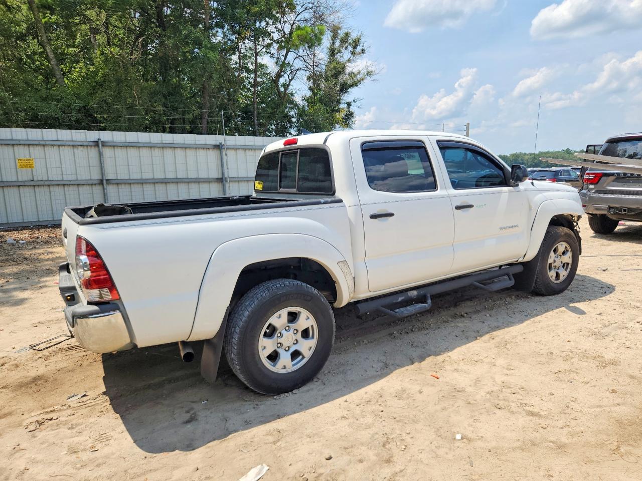 2015 Toyota Tacoma Double Cab Prerunner White vin: 3TMJU4GN8FM179699