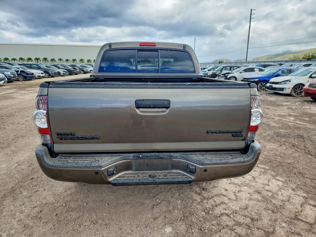 2014 Toyota Tacoma Double Cab Prerunner Brown vin: 3TMJU4GN9EM166832