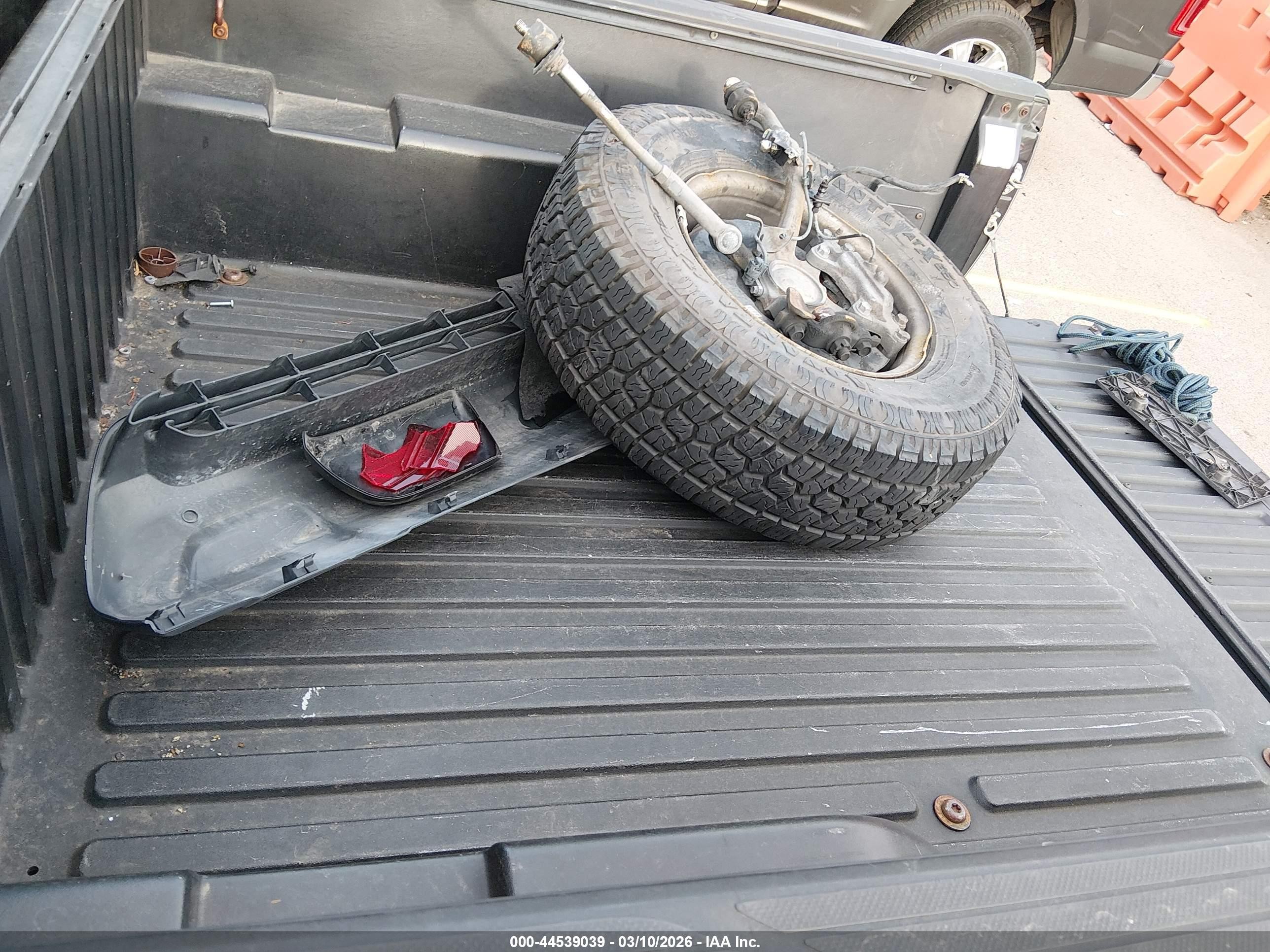 2015 Toyota Tacoma Prerunner V6 Gray vin: 3TMJU4GN9FM179971