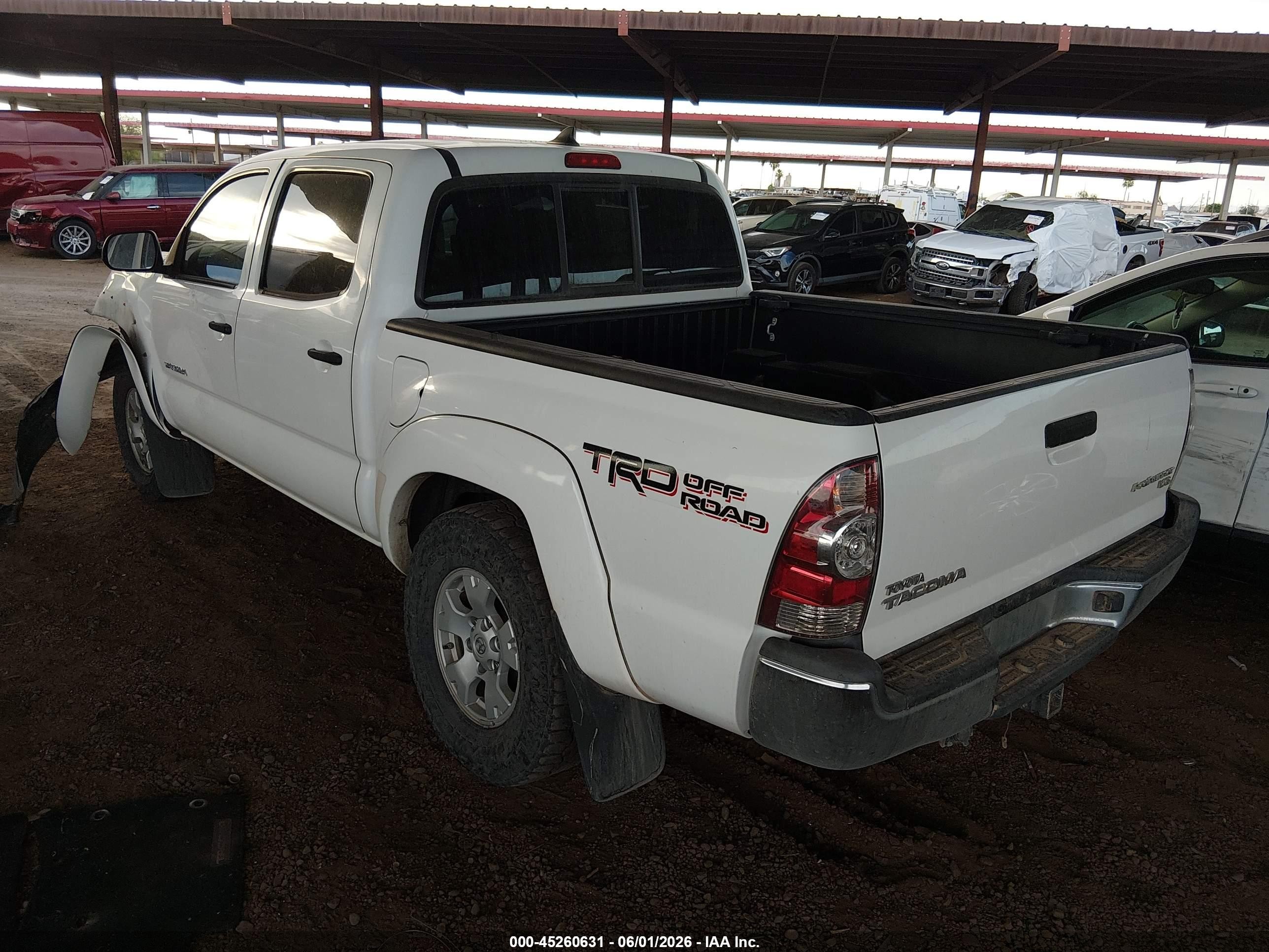 2015 Toyota Tacoma Prerunner V6 Белый vin: 3TMJU4GN9FM191828