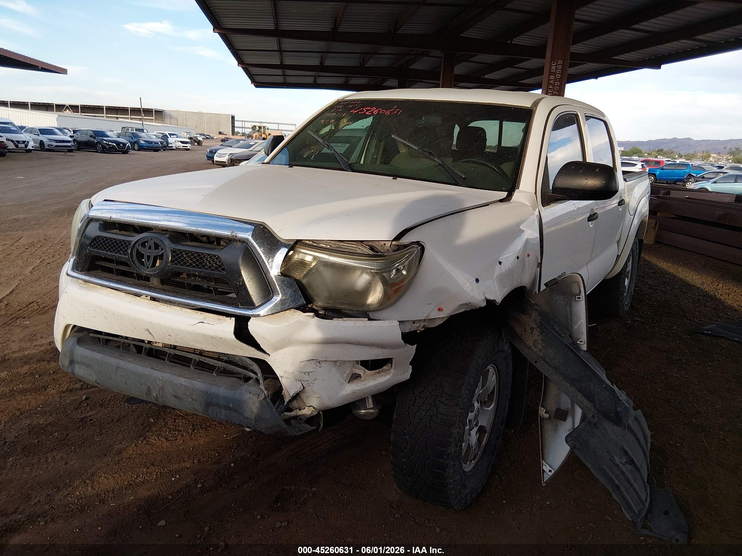 2015 Toyota Tacoma Prerunner V6 Белый vin: 3TMJU4GN9FM191828