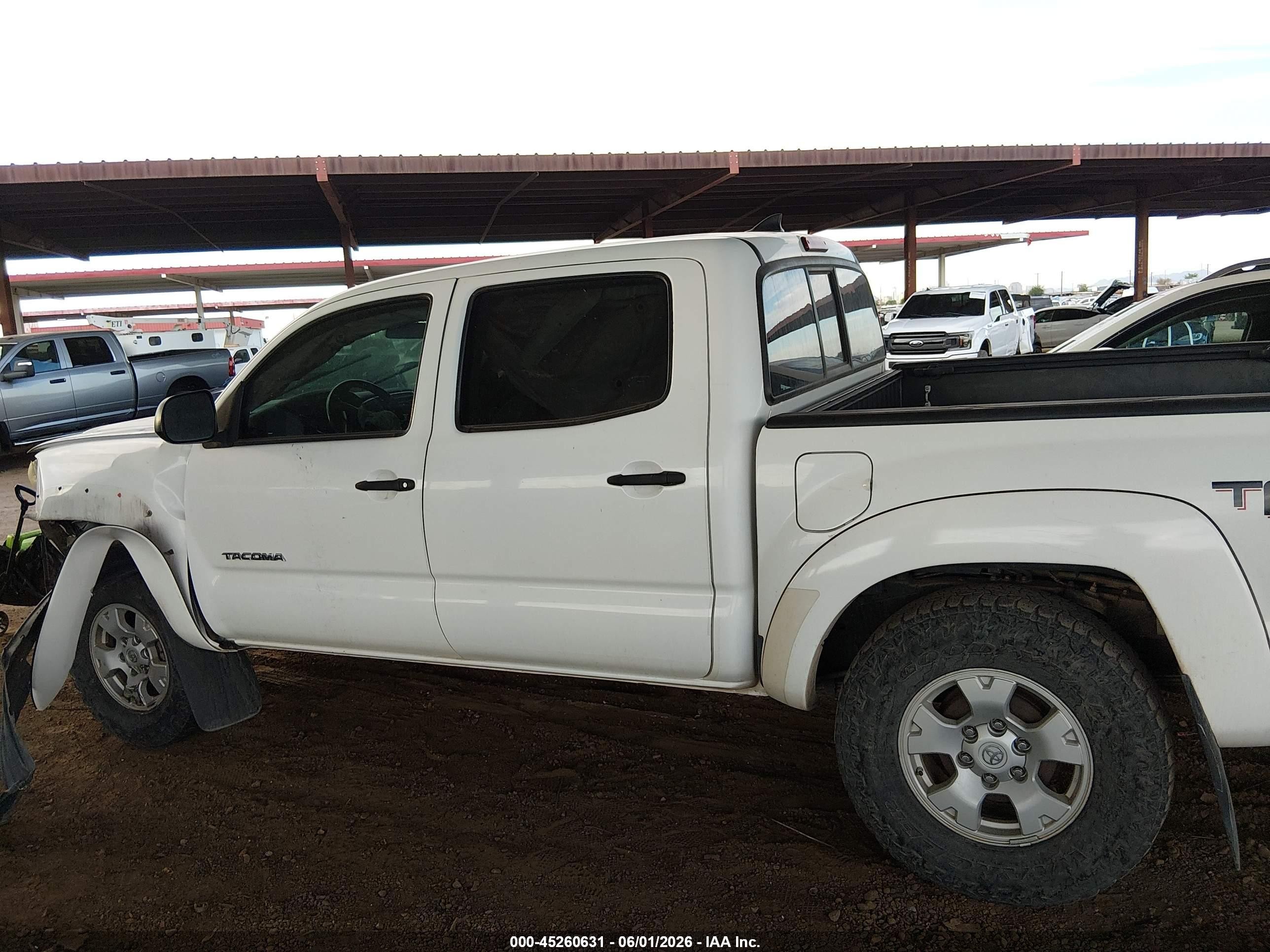 2015 Toyota Tacoma Prerunner V6 Белый vin: 3TMJU4GN9FM191828