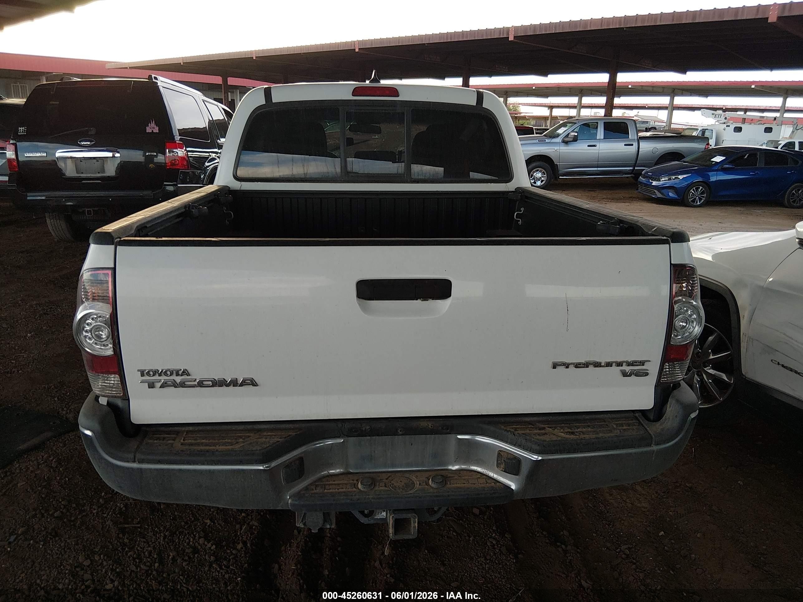 2015 Toyota Tacoma Prerunner V6 Белый vin: 3TMJU4GN9FM191828