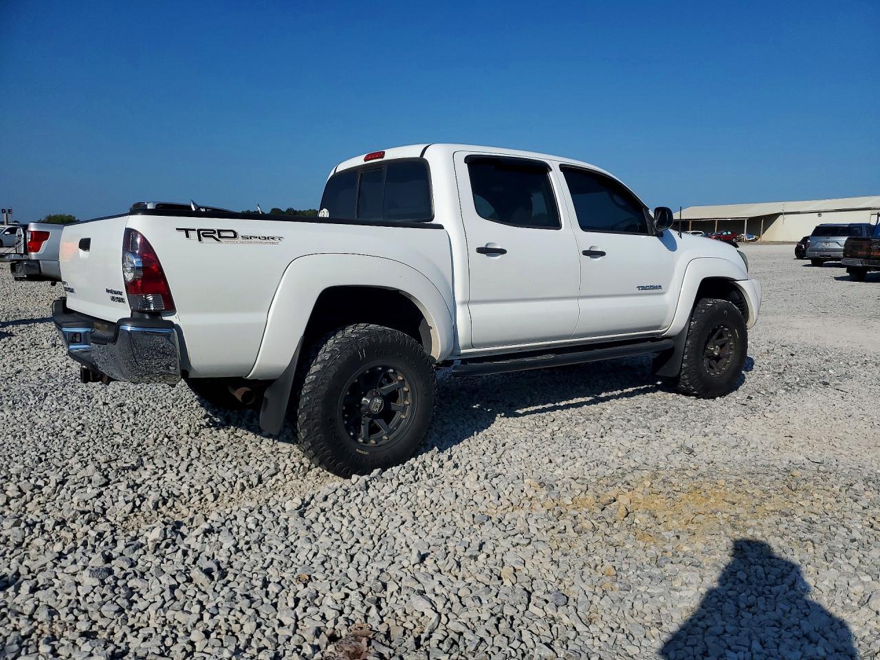 2011 Toyota Tacoma Double Cab Prerunner White vin: 3TMJU4GNXBM116209