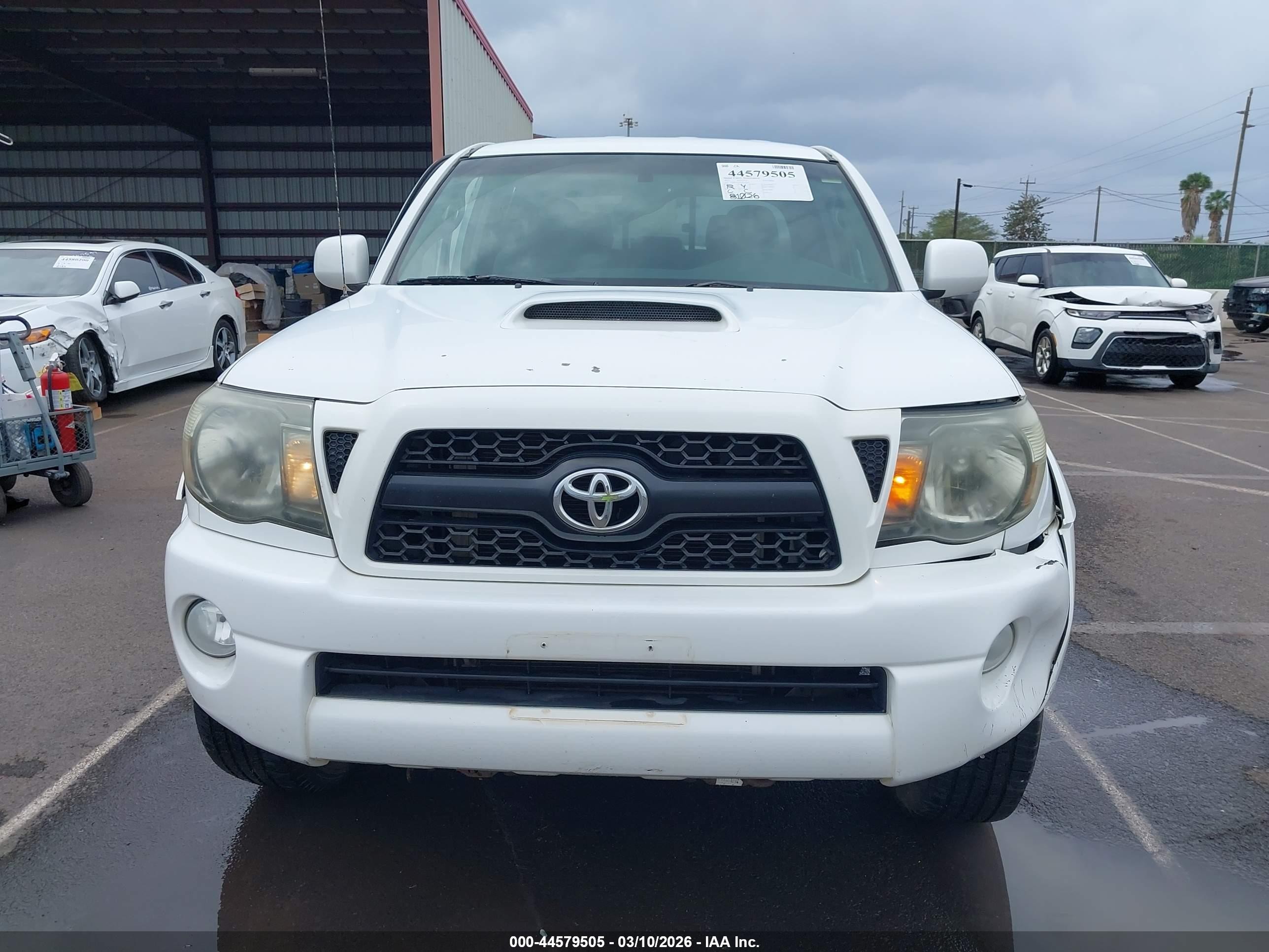2011 Toyota Tacoma Prerunner V6 White vin: 3TMJU4GNXBM122141