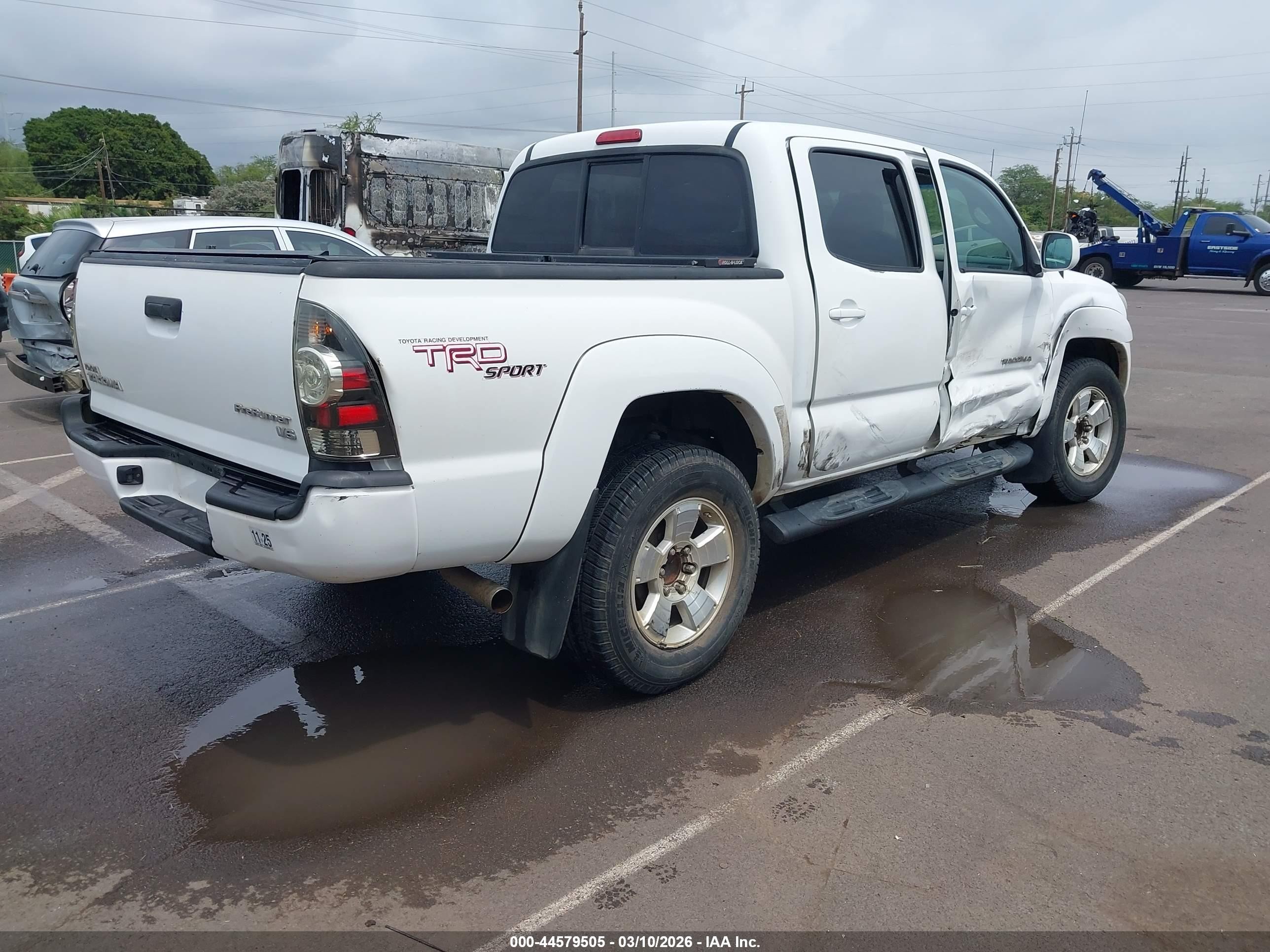 2011 Toyota Tacoma Prerunner V6 White vin: 3TMJU4GNXBM122141