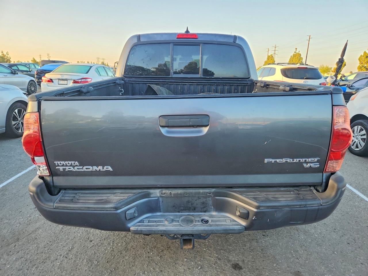 2014 Toyota Tacoma Double Cab Prerunner Gray vin: 3TMJU4GNXEM159288