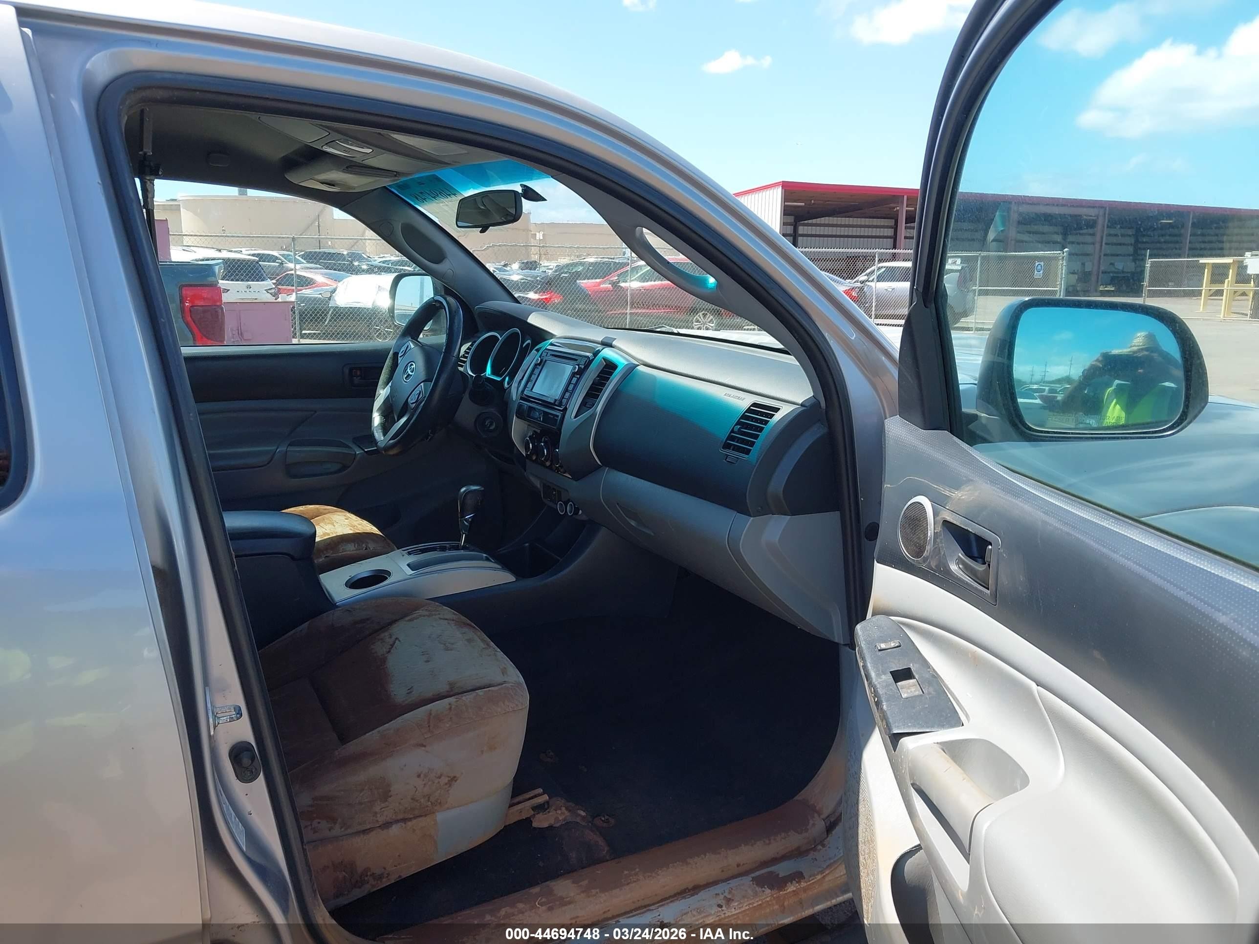2014 Toyota Tacoma Prerunner V6 Silver vin: 3TMJU4GNXEM166936