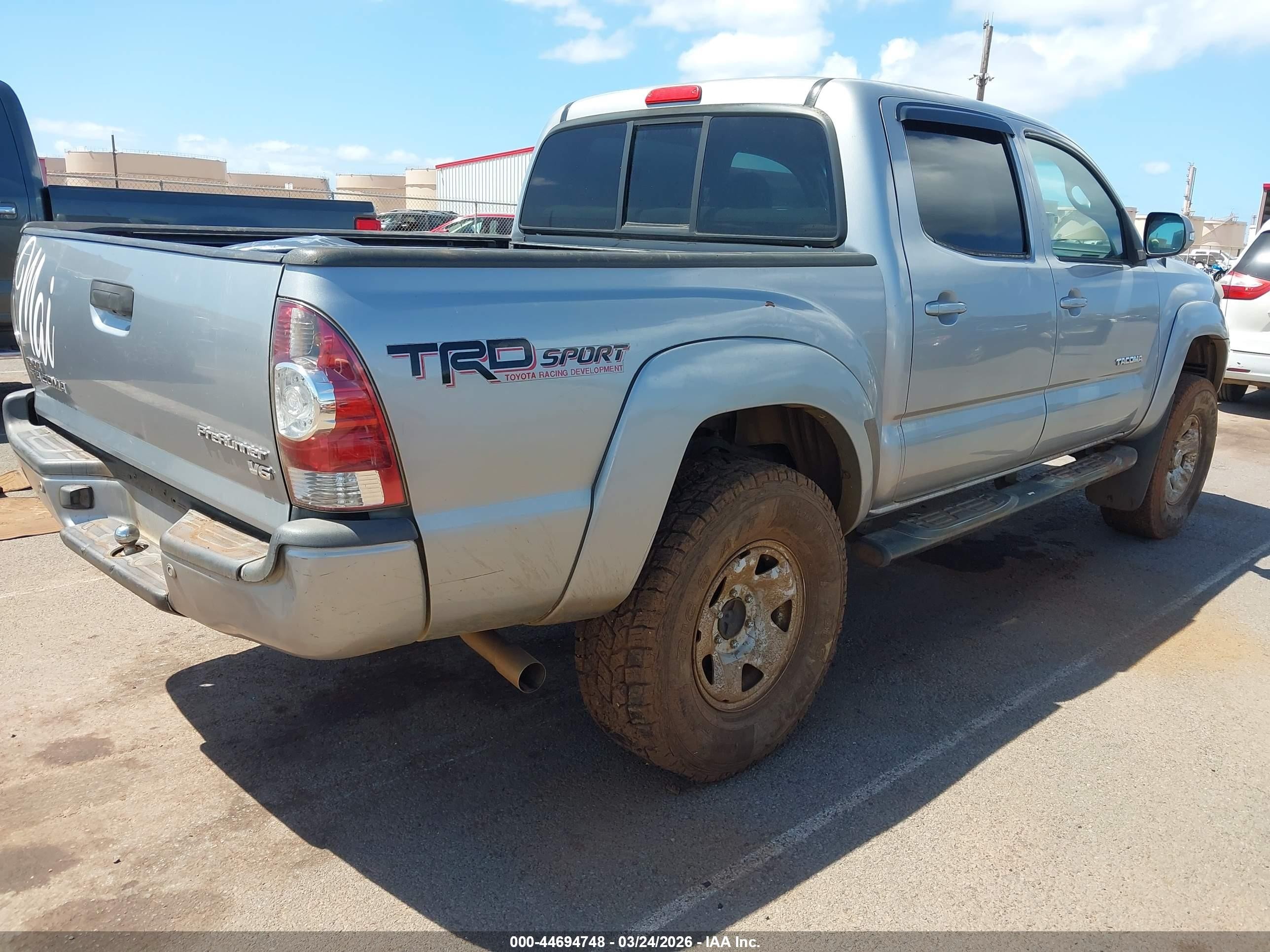 2014 Toyota Tacoma Prerunner V6 Silver vin: 3TMJU4GNXEM166936