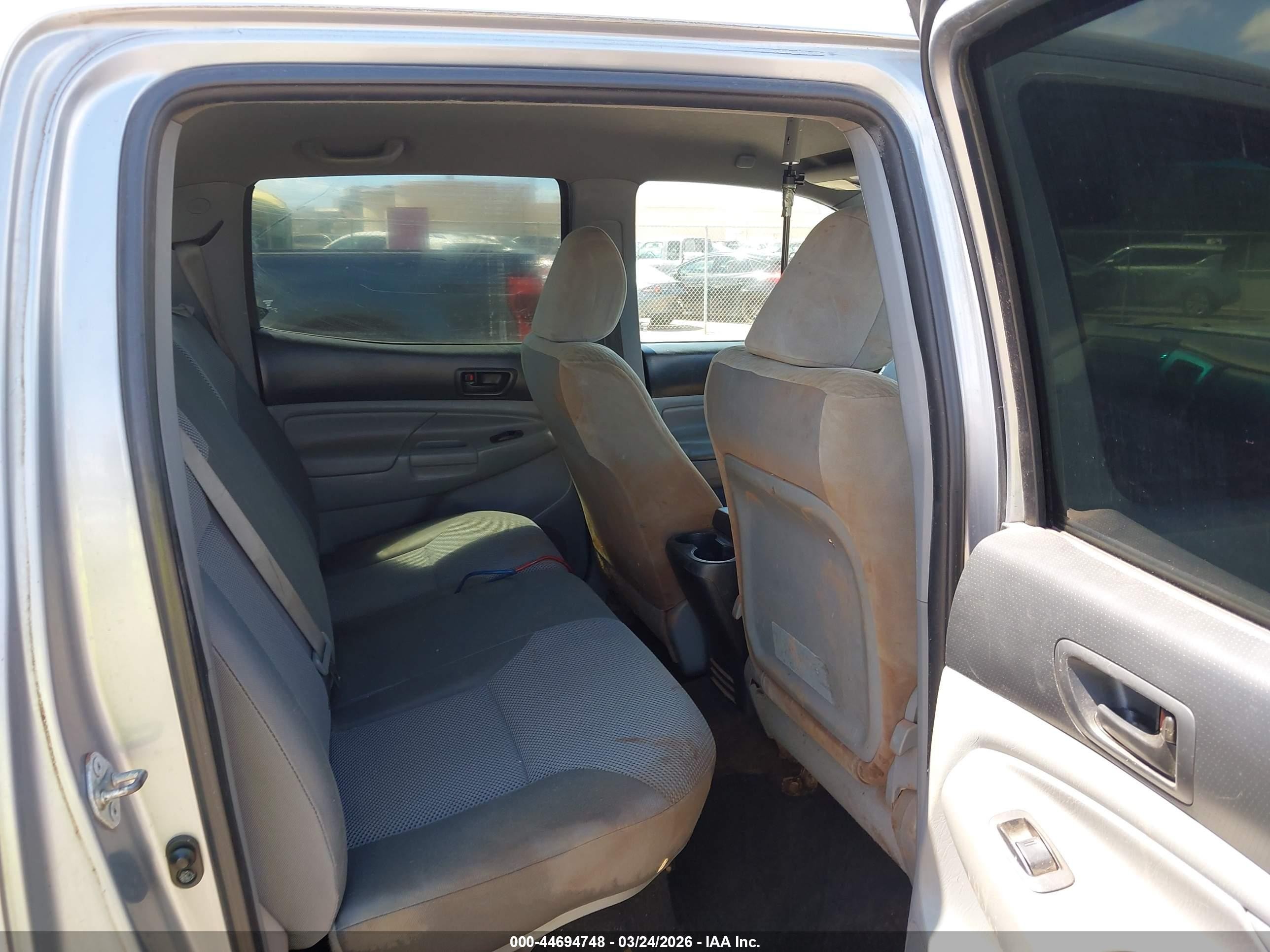 2014 Toyota Tacoma Prerunner V6 Silver vin: 3TMJU4GNXEM166936