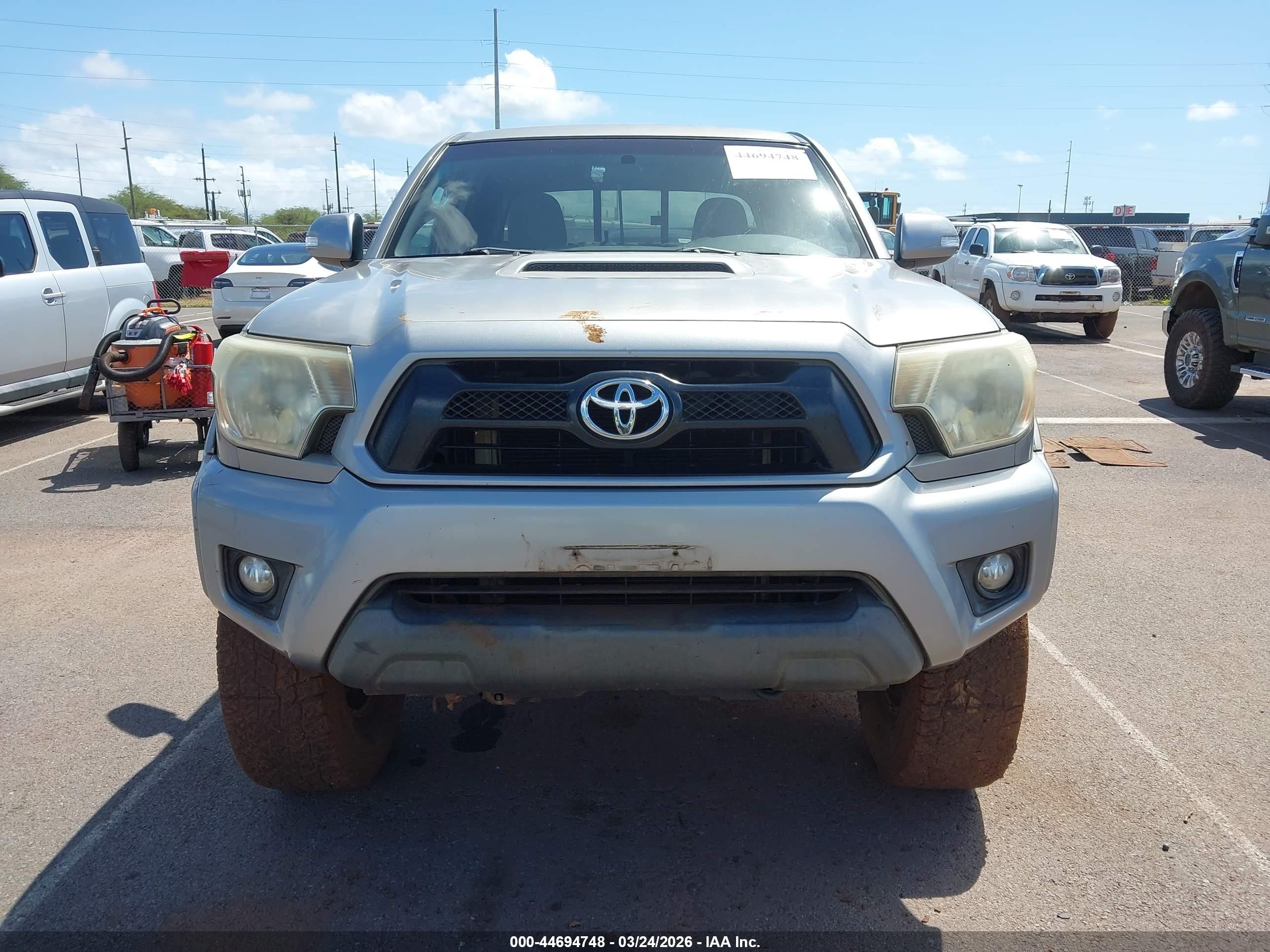 2014 Toyota Tacoma Prerunner V6 Silver vin: 3TMJU4GNXEM166936