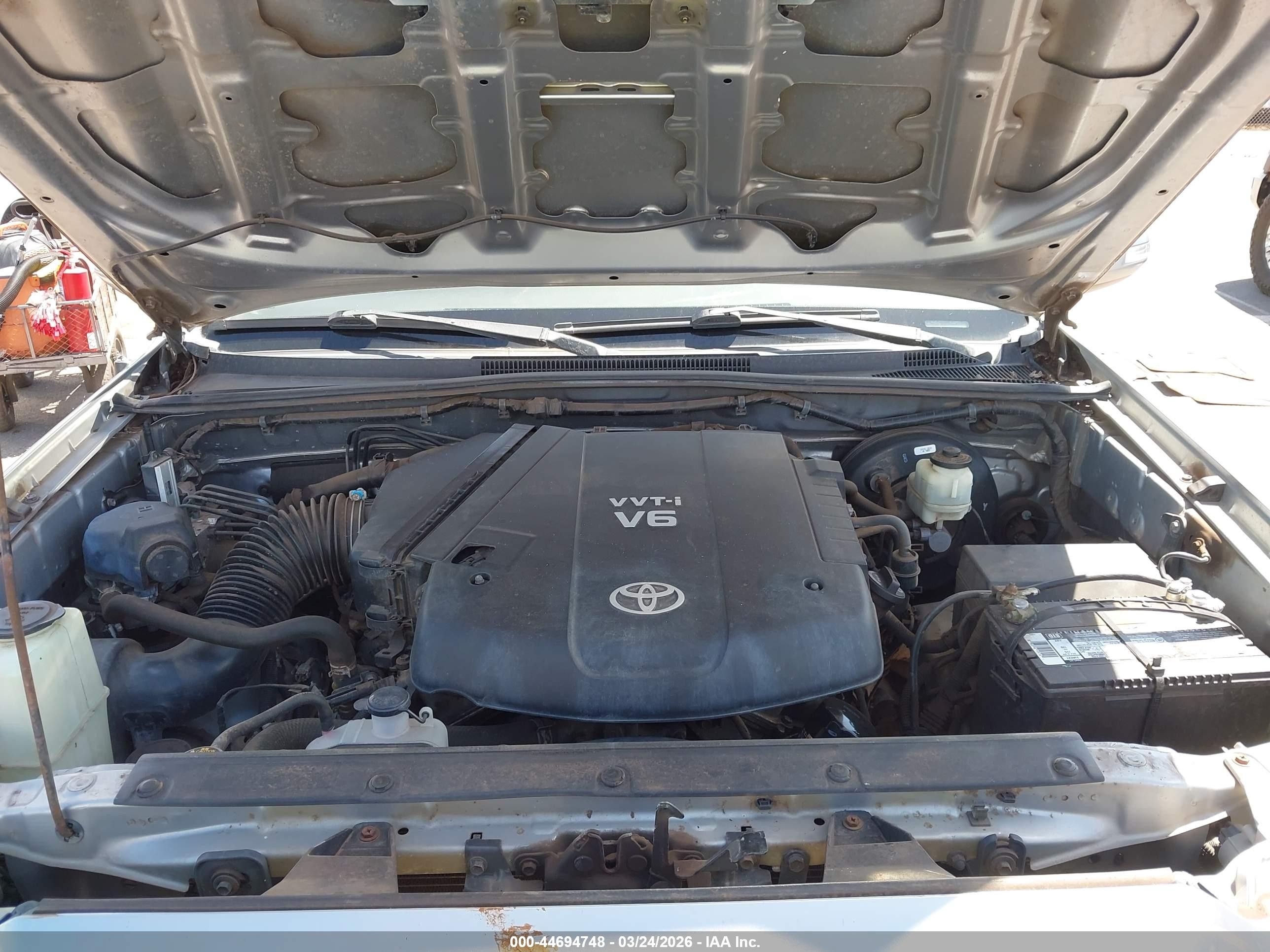 2014 Toyota Tacoma Prerunner V6 Silver vin: 3TMJU4GNXEM166936