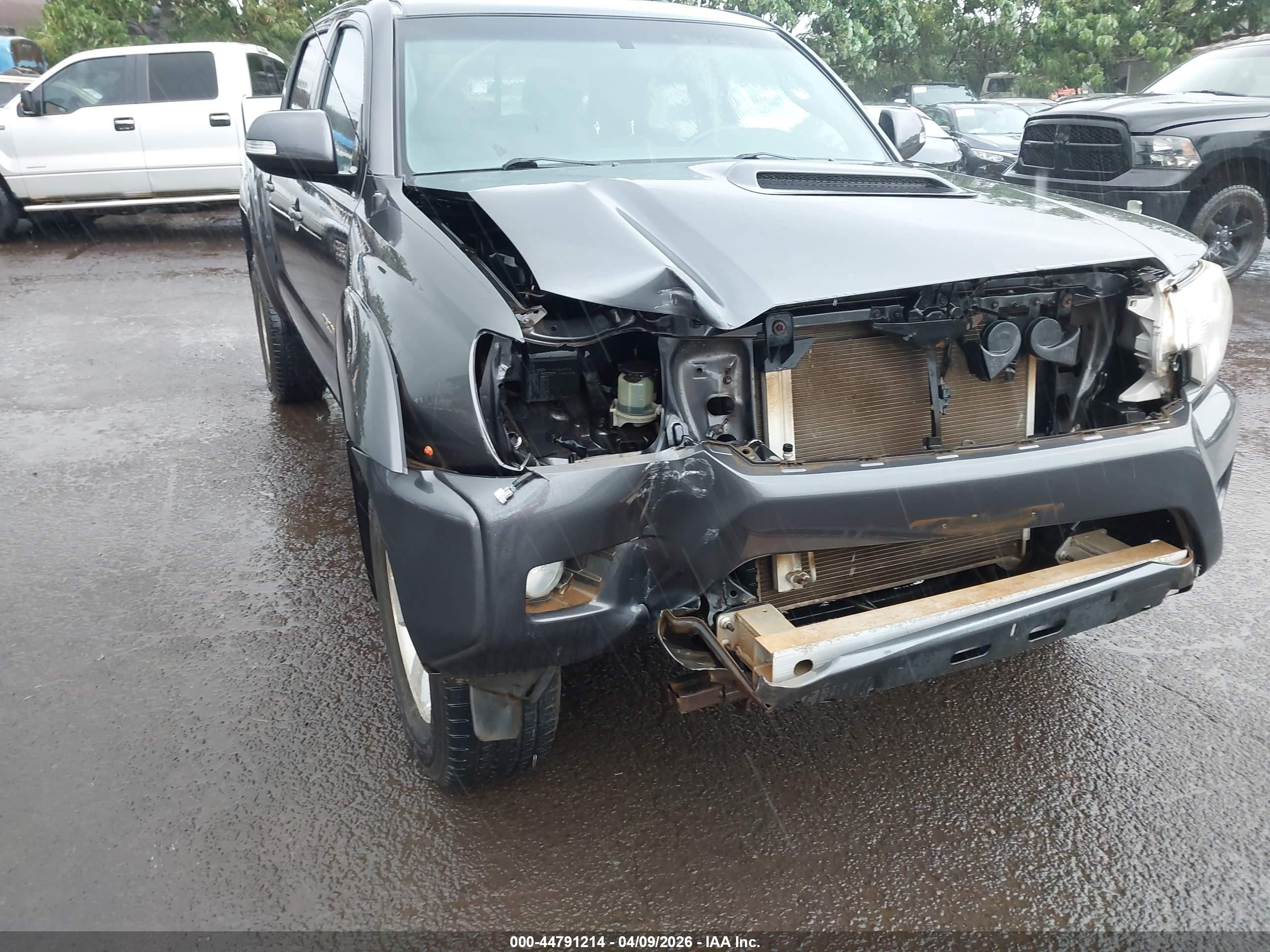 2014 Toyota Tacoma Prerunner V6 Gray vin: 3TMJU4GNXEM168881