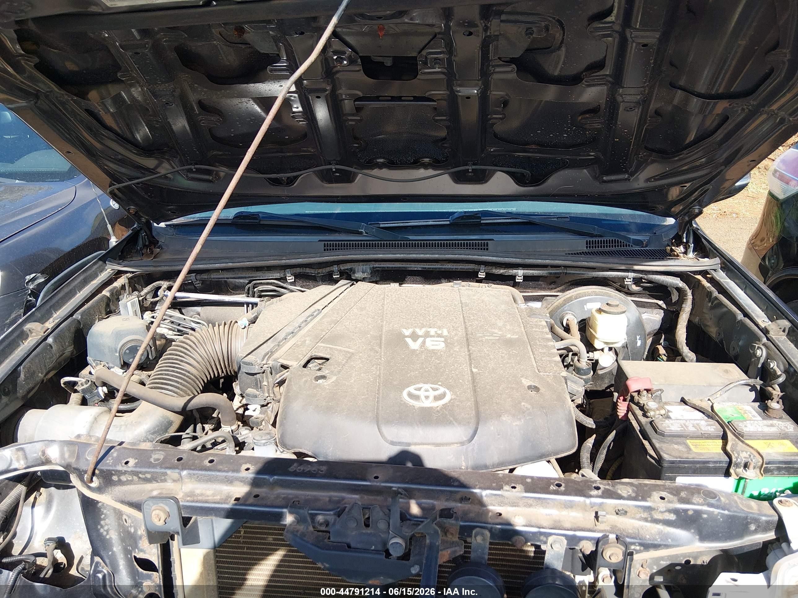 2014 Toyota Tacoma Prerunner V6 Gray vin: 3TMJU4GNXEM168881