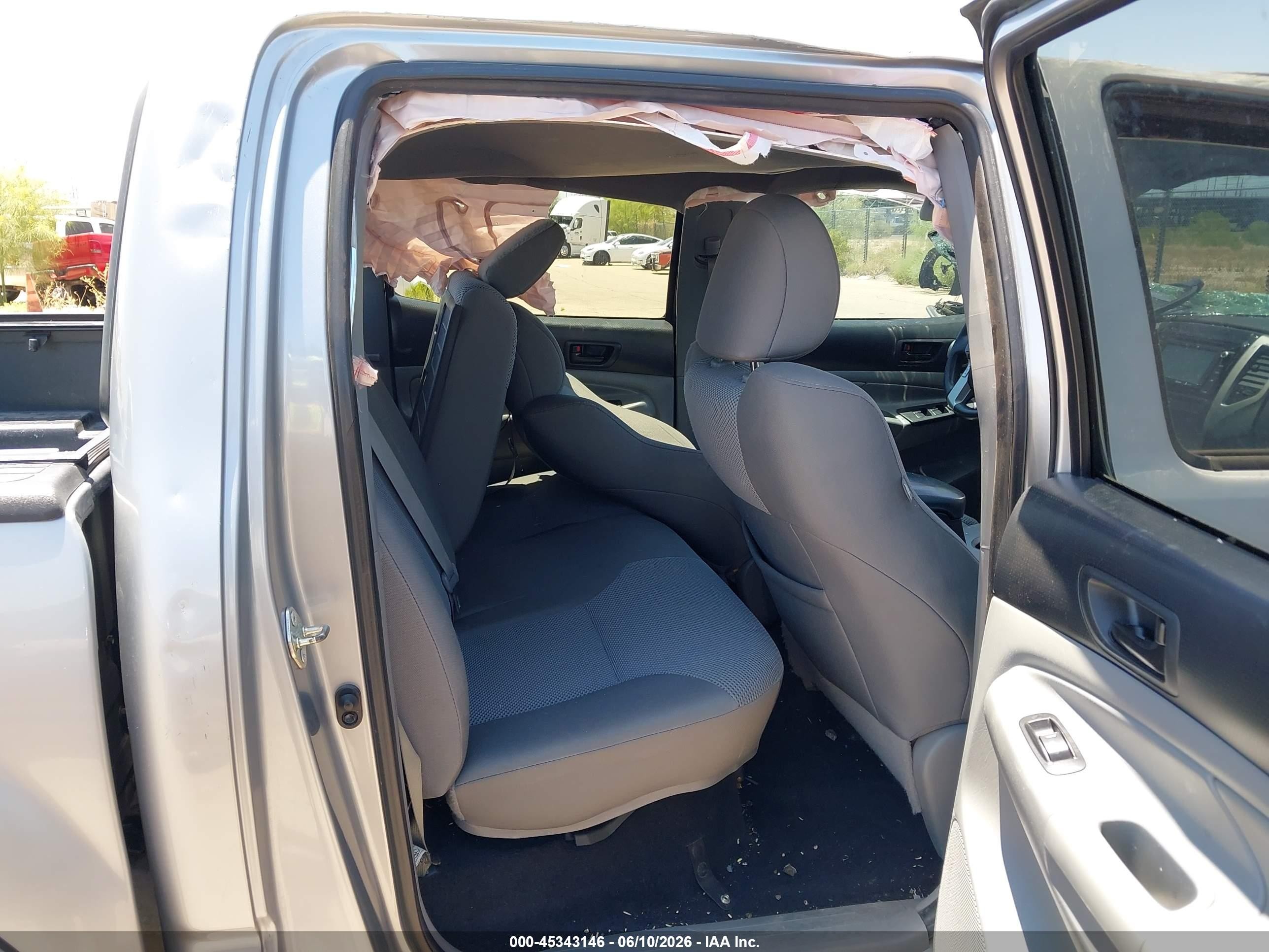 2014 Toyota Tacoma Prerunner V6 Silver vin: 3TMJU4GNXEM170985