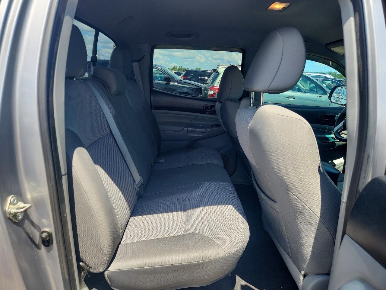 2014 Toyota Tacoma Double Cab Prerunner Silver vin: 3TMJU4GNXEM173790