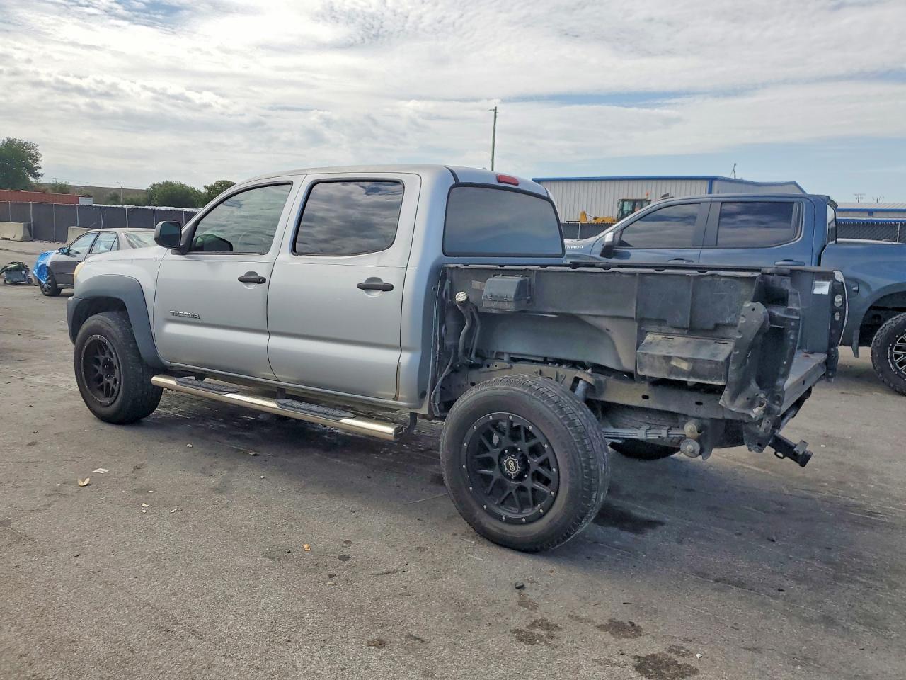 2009 Toyota Tacoma Double Cab Prerunner Silver vin: 3TMJU62N09M082746