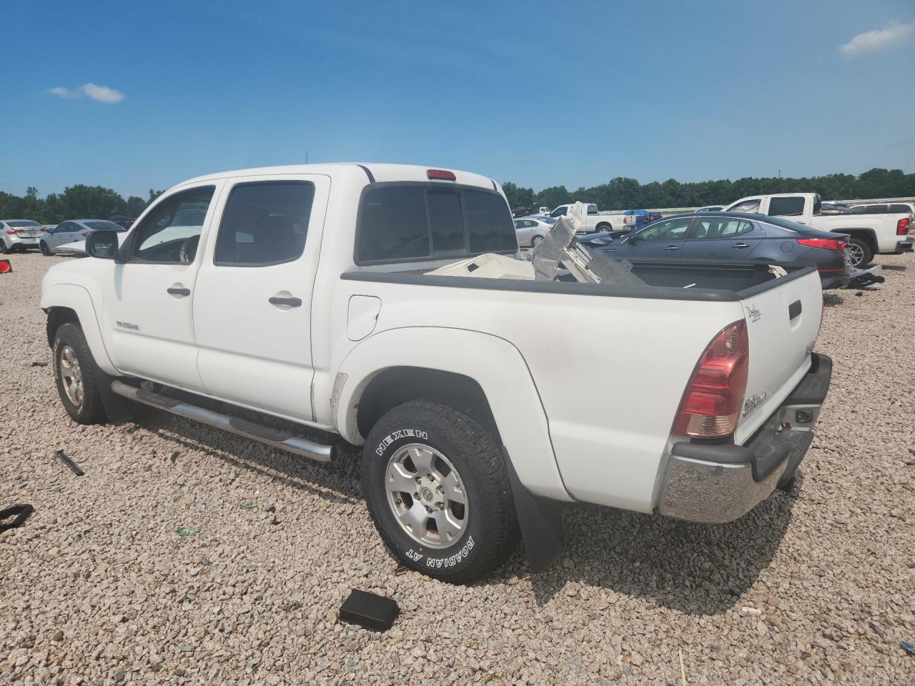 2008 Toyota Tacoma White vin: 3TMJU62N18M060821