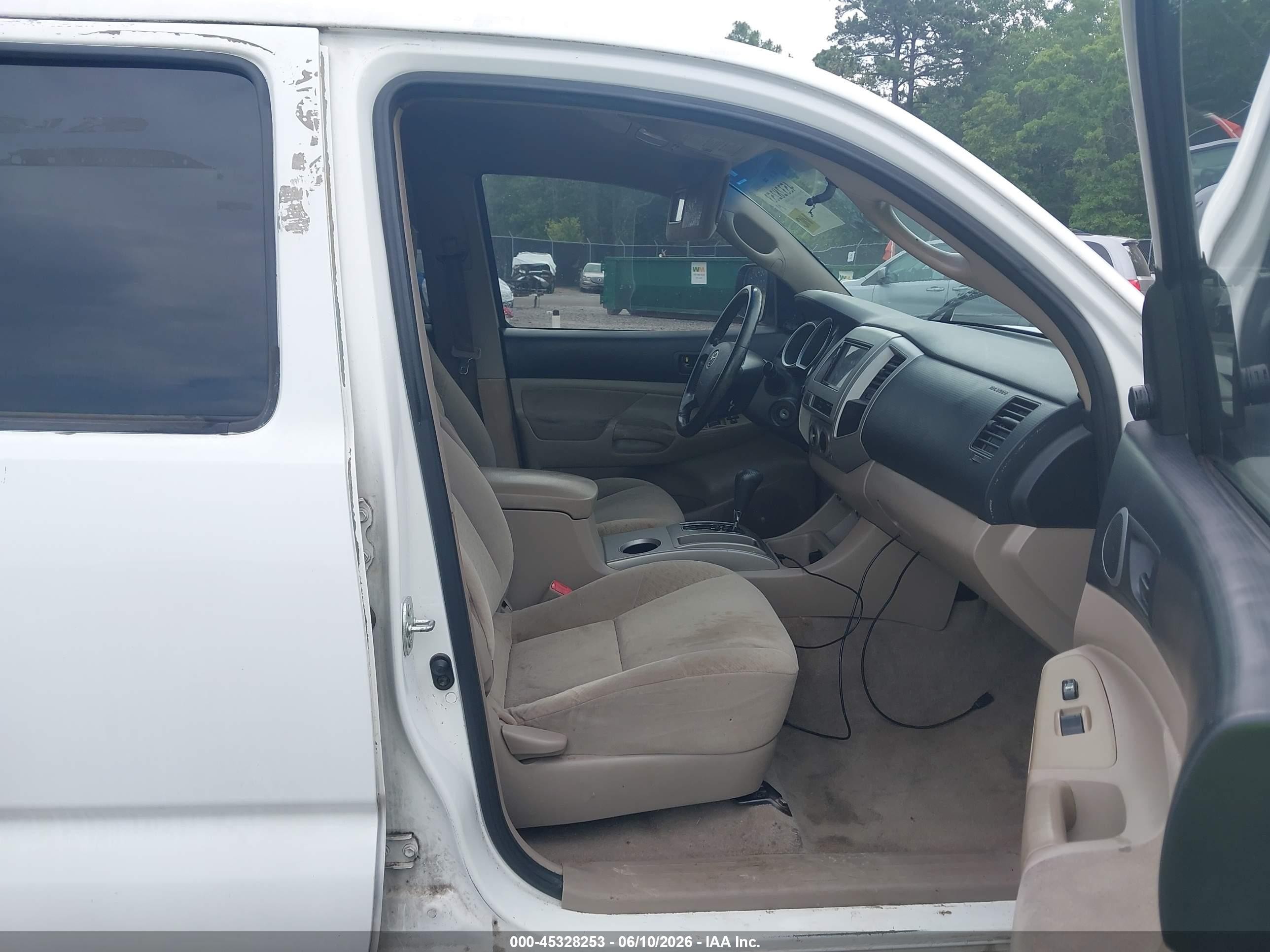 2006 Toyota Tacoma Prerunner V6 White vin: 3TMJU62N26M028182