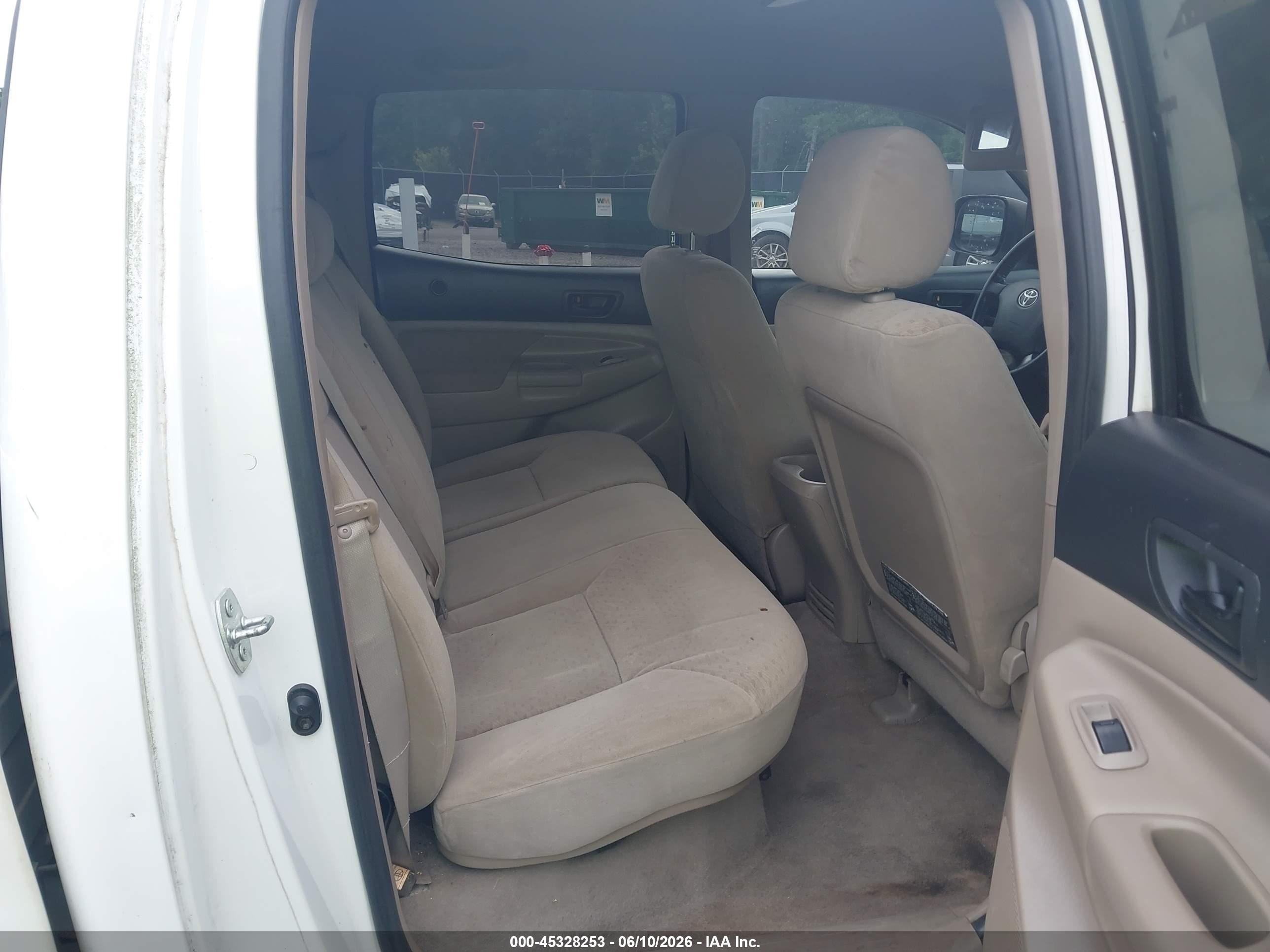 2006 Toyota Tacoma Prerunner V6 White vin: 3TMJU62N26M028182