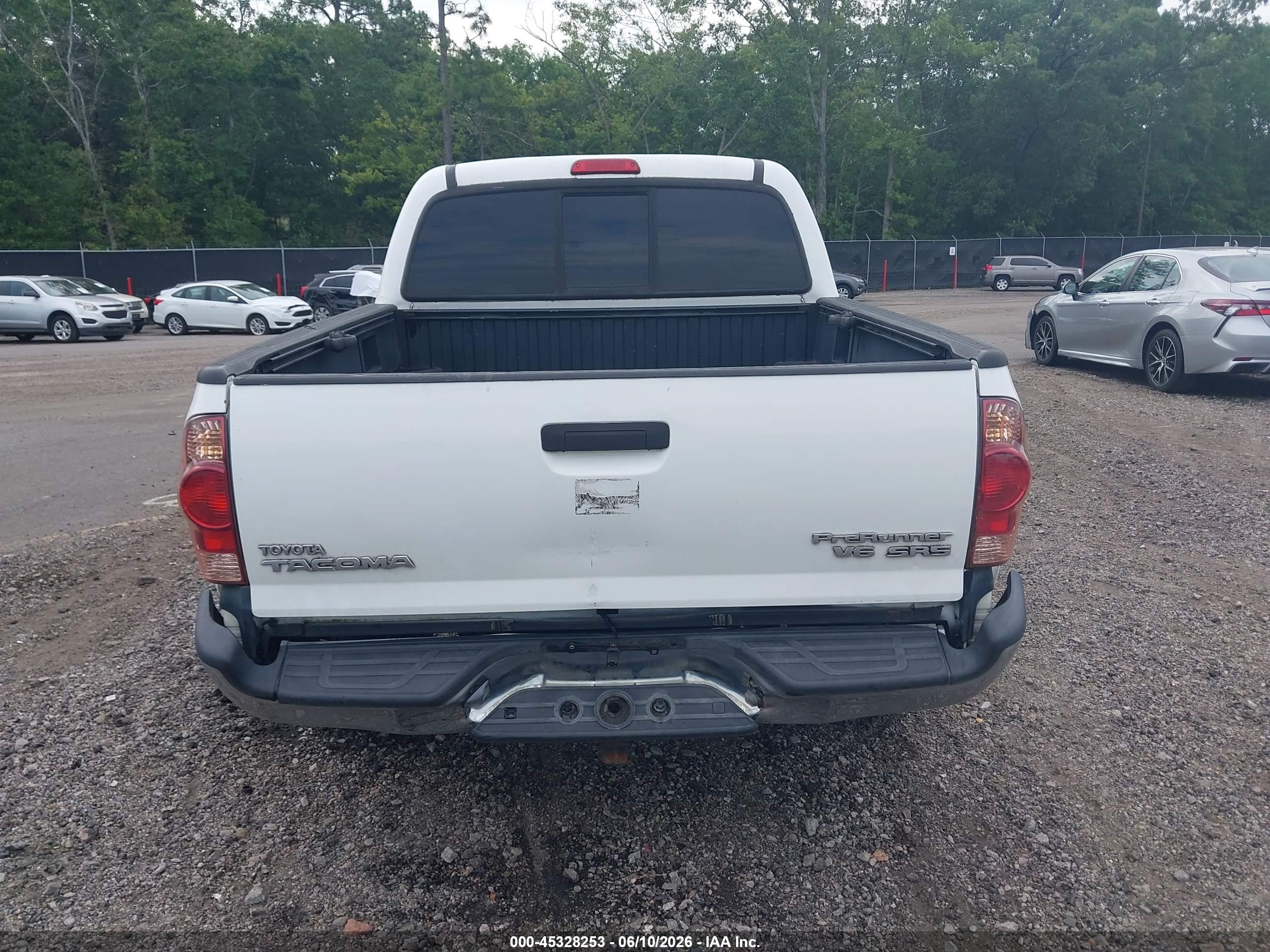 2006 Toyota Tacoma Prerunner V6 White vin: 3TMJU62N26M028182