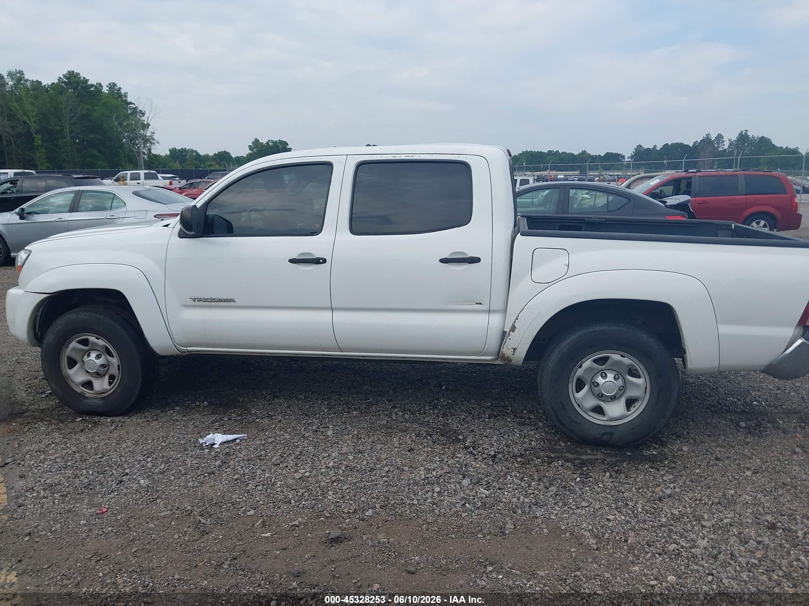 2006 Toyota Tacoma Prerunner V6 White vin: 3TMJU62N26M028182