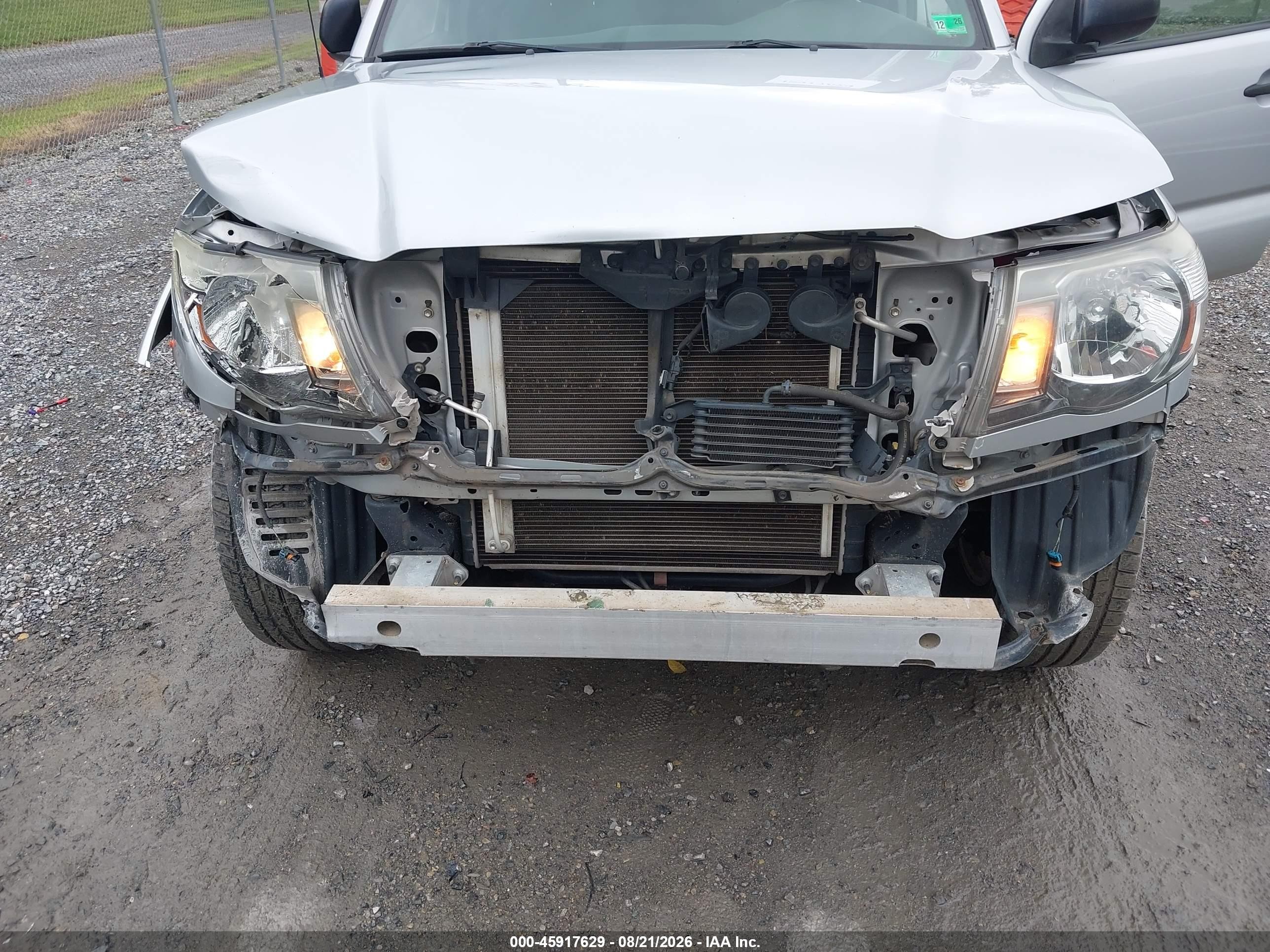 2009 Toyota Tacoma Prerunner V6 Silver vin: 3TMJU62N29M091822
