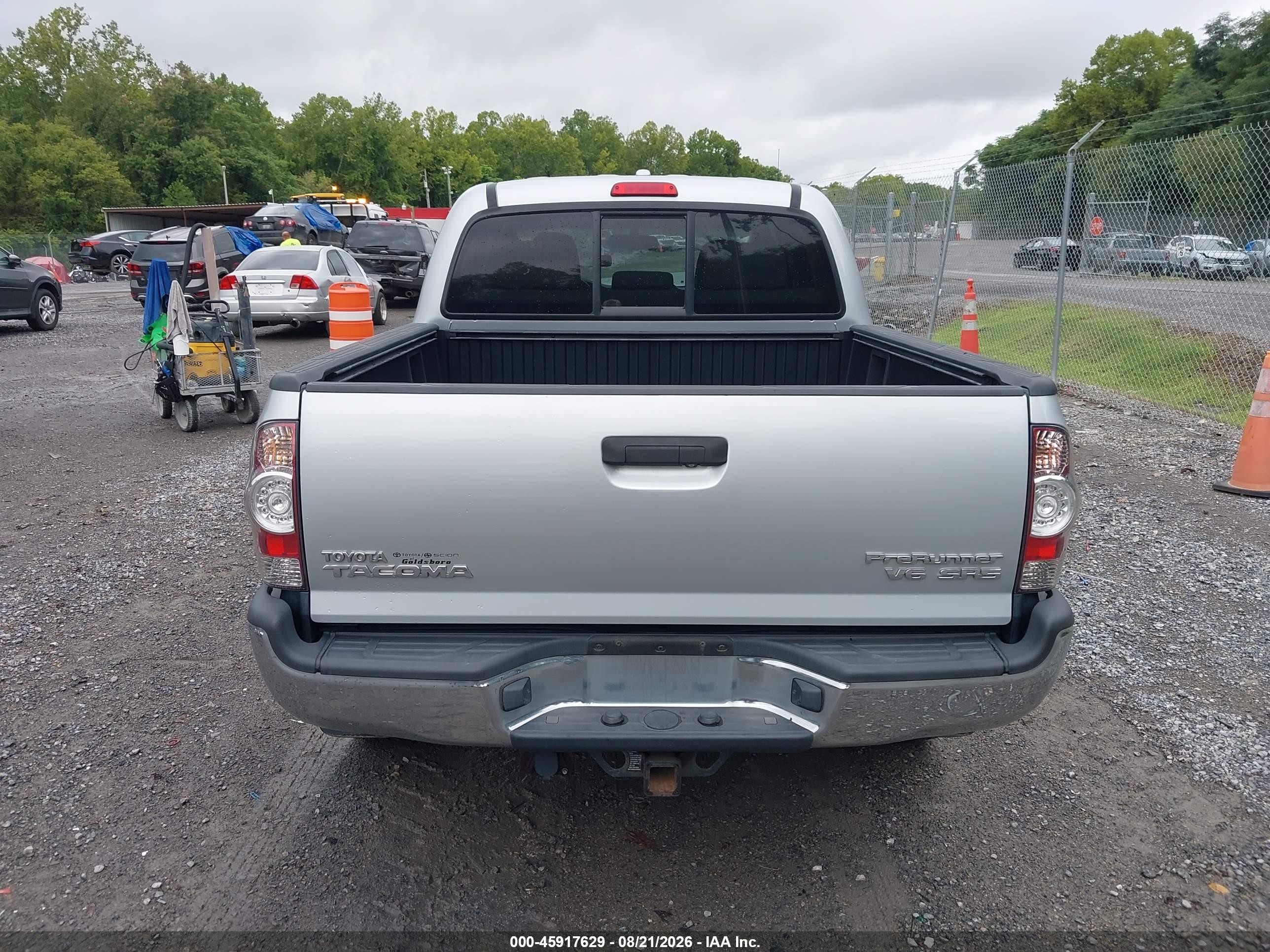 2009 Toyota Tacoma Prerunner V6 Silver vin: 3TMJU62N29M091822
