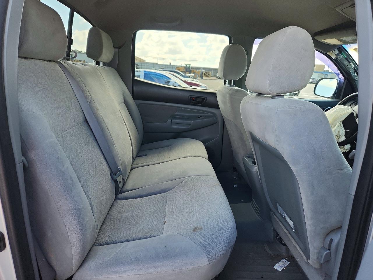 2007 Toyota Tacoma Double Cab Prerunner Silver vin: 3TMJU62N47M038195