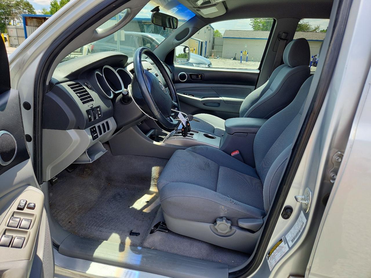 2007 Toyota Tacoma Double Cab Prerunner Silver vin: 3TMJU62N47M047088