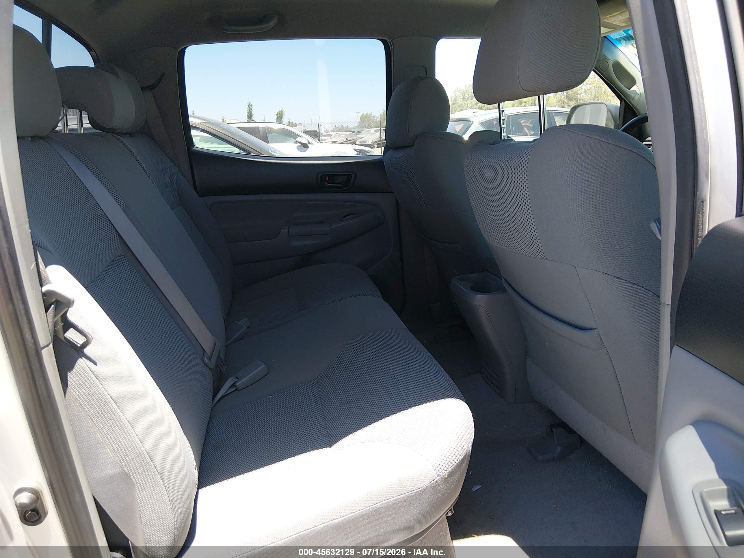 2008 Toyota Tacoma Prerunner V6 Silver vin: 3TMJU62N48M066757