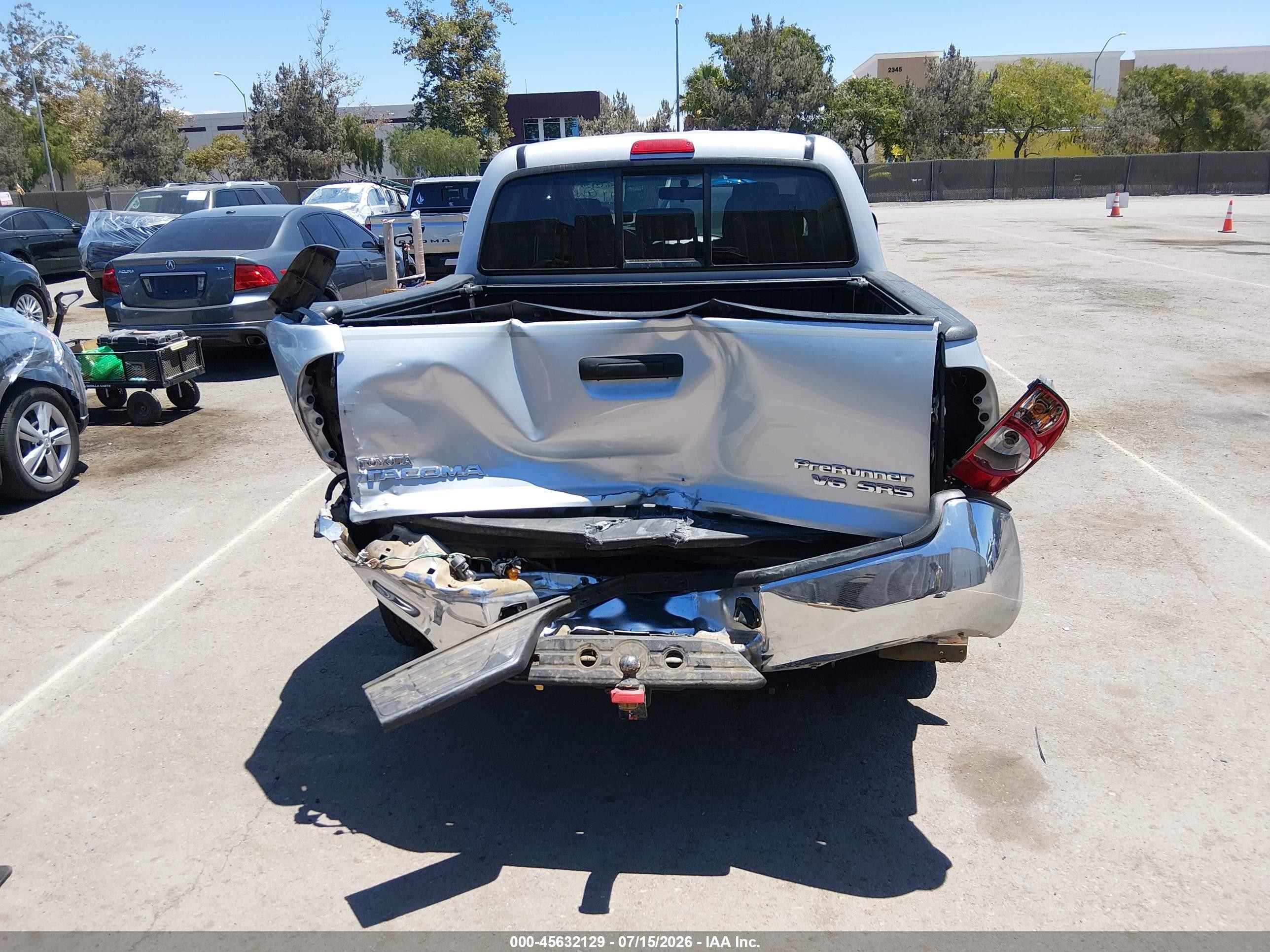 2008 Toyota Tacoma Prerunner V6 Silver vin: 3TMJU62N48M066757