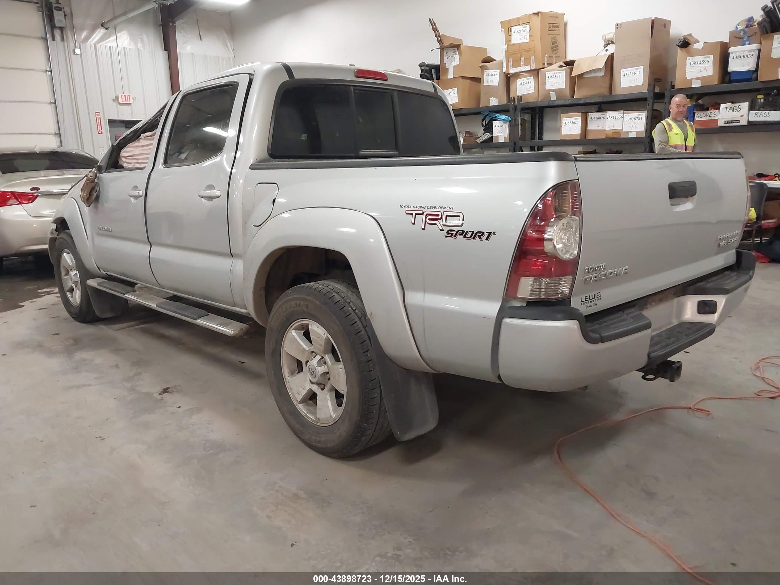 2009 Toyota Tacoma Prerunner V6 Gray vin: 3TMJU62N49M077940