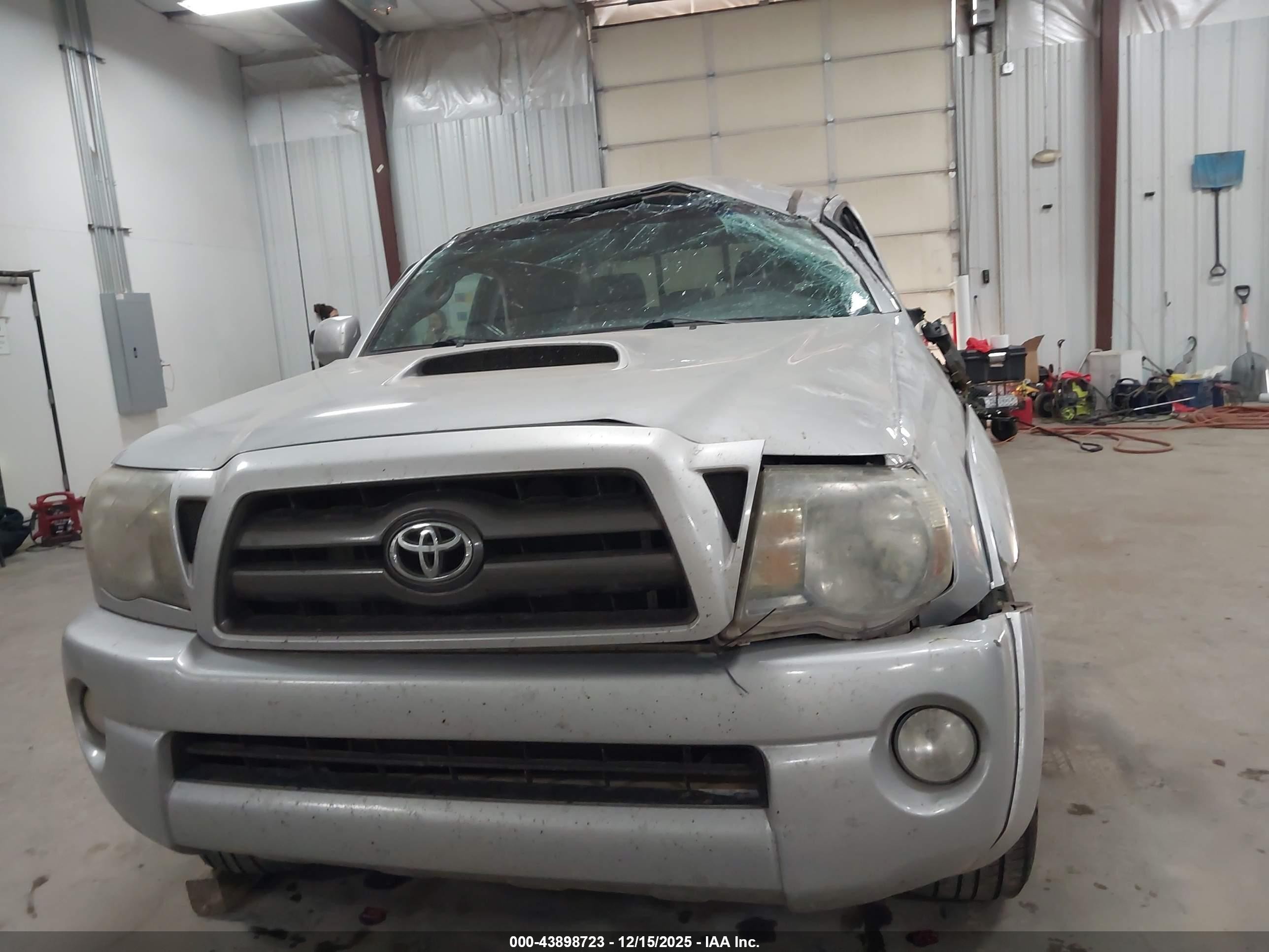 2009 Toyota Tacoma Prerunner V6 Gray vin: 3TMJU62N49M077940
