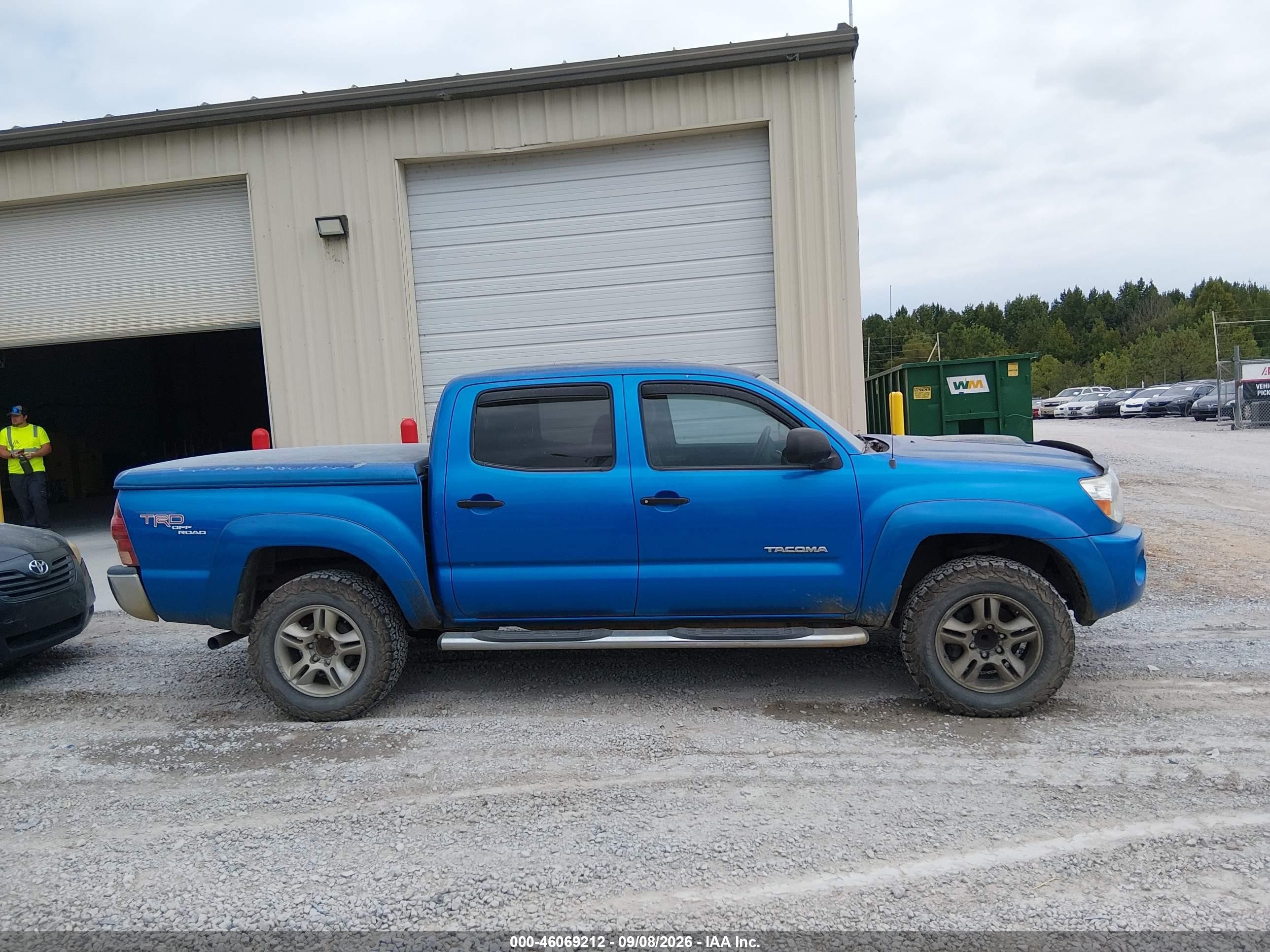 2005 Toyota Tacoma Prerunner V6 Blue vin: 3TMJU62N55M004585