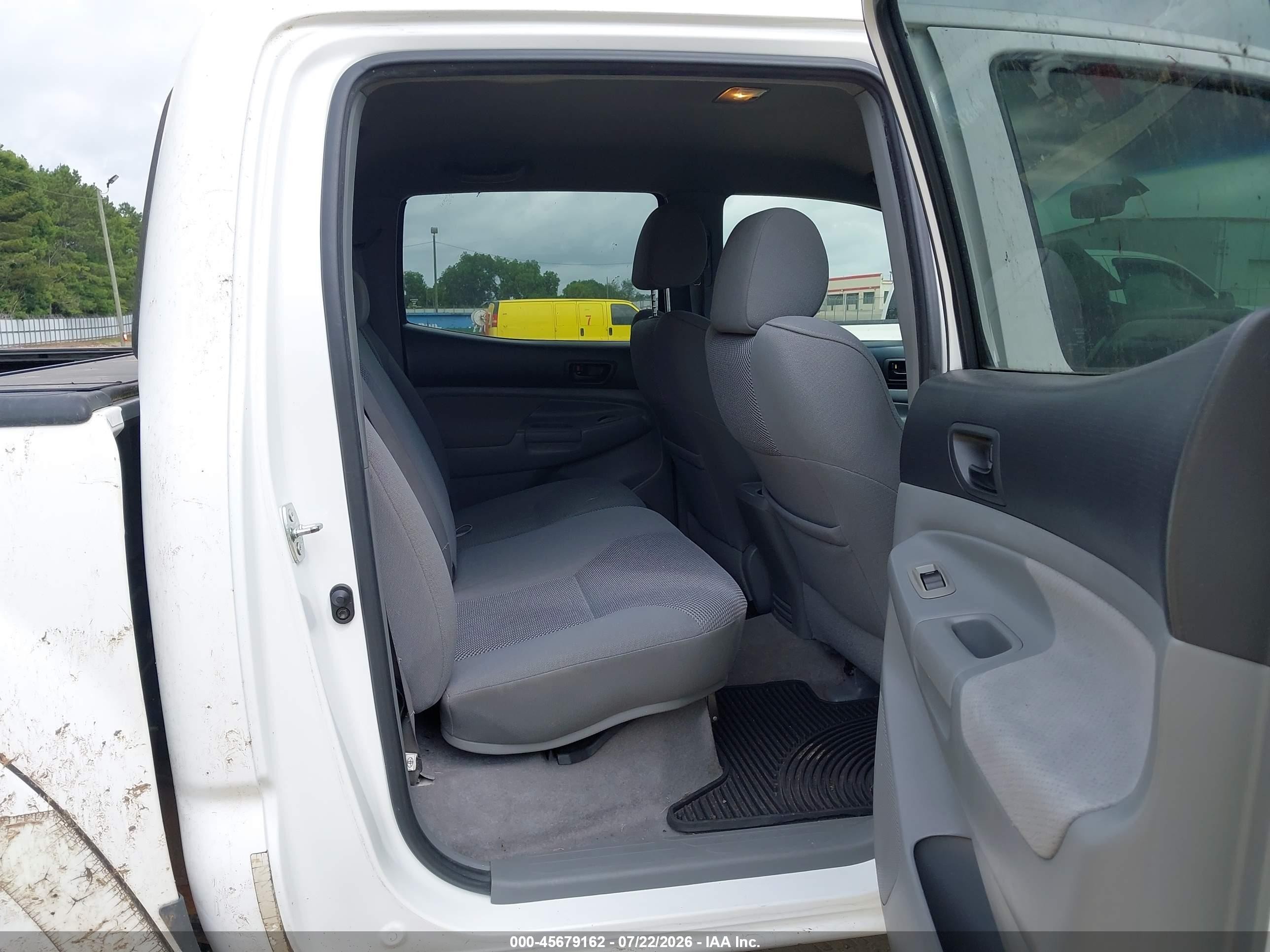 2006 Toyota Tacoma Prerunner V6 White vin: 3TMJU62N56M010372