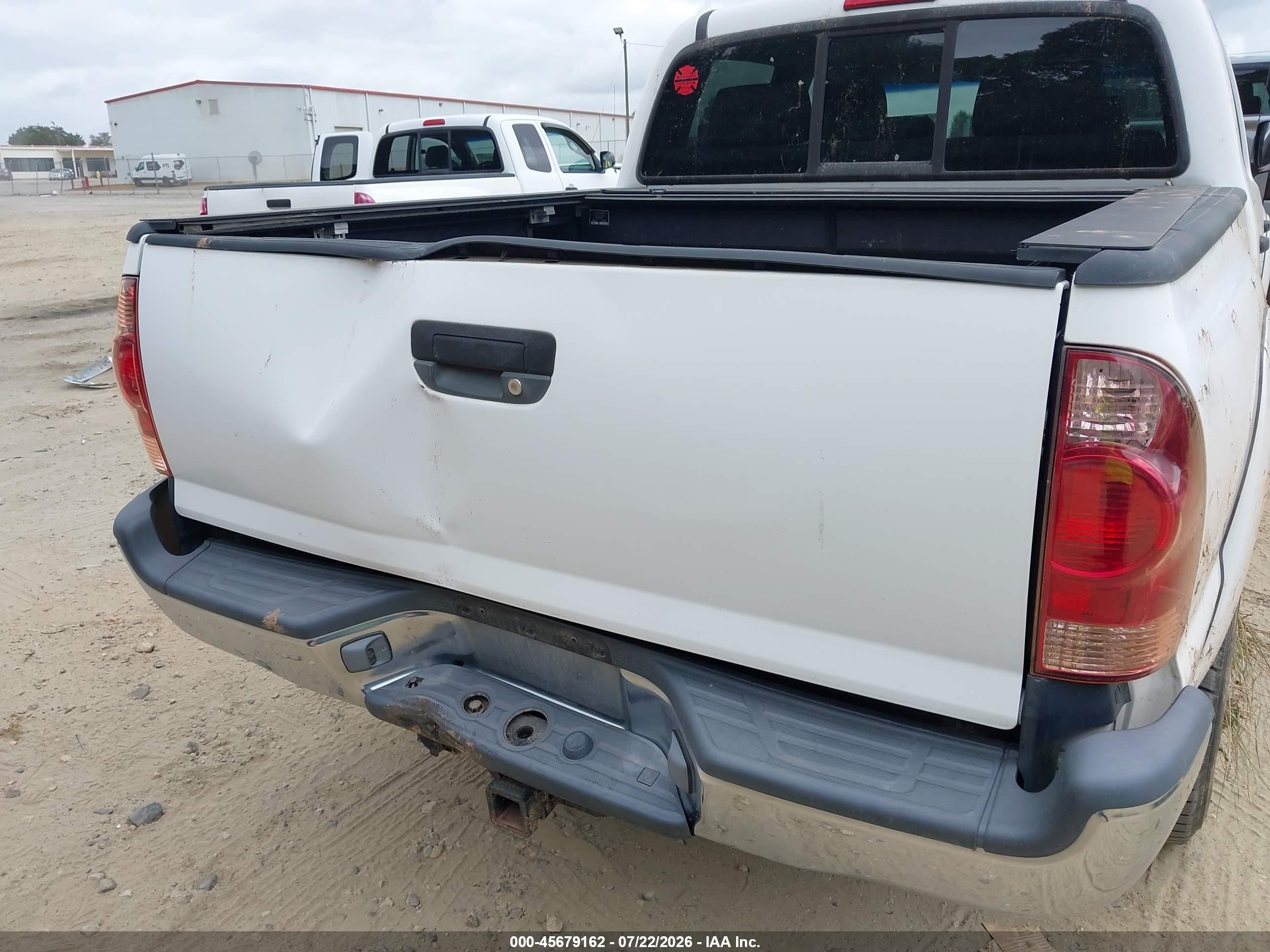 2006 Toyota Tacoma Prerunner V6 White vin: 3TMJU62N56M010372