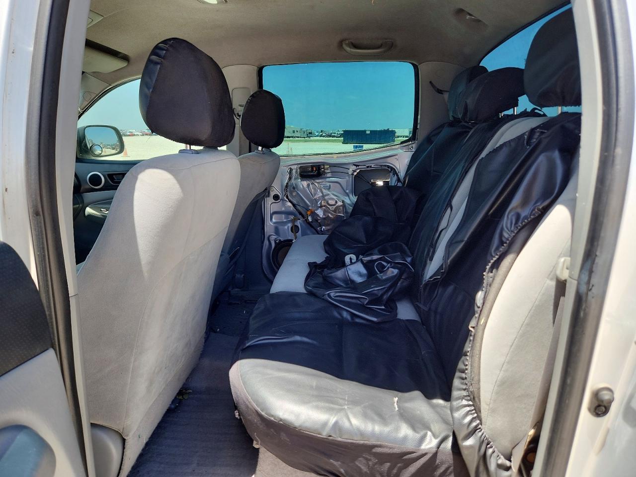 2007 Toyota Tacoma Double Cab Prerunner Silver vin: 3TMJU62N57M031000