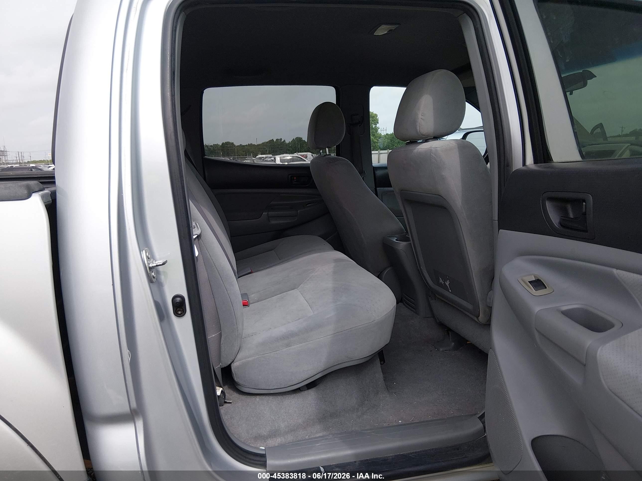 2006 Toyota Tacoma Prerunner V6 Silver vin: 3TMJU62N66M019078