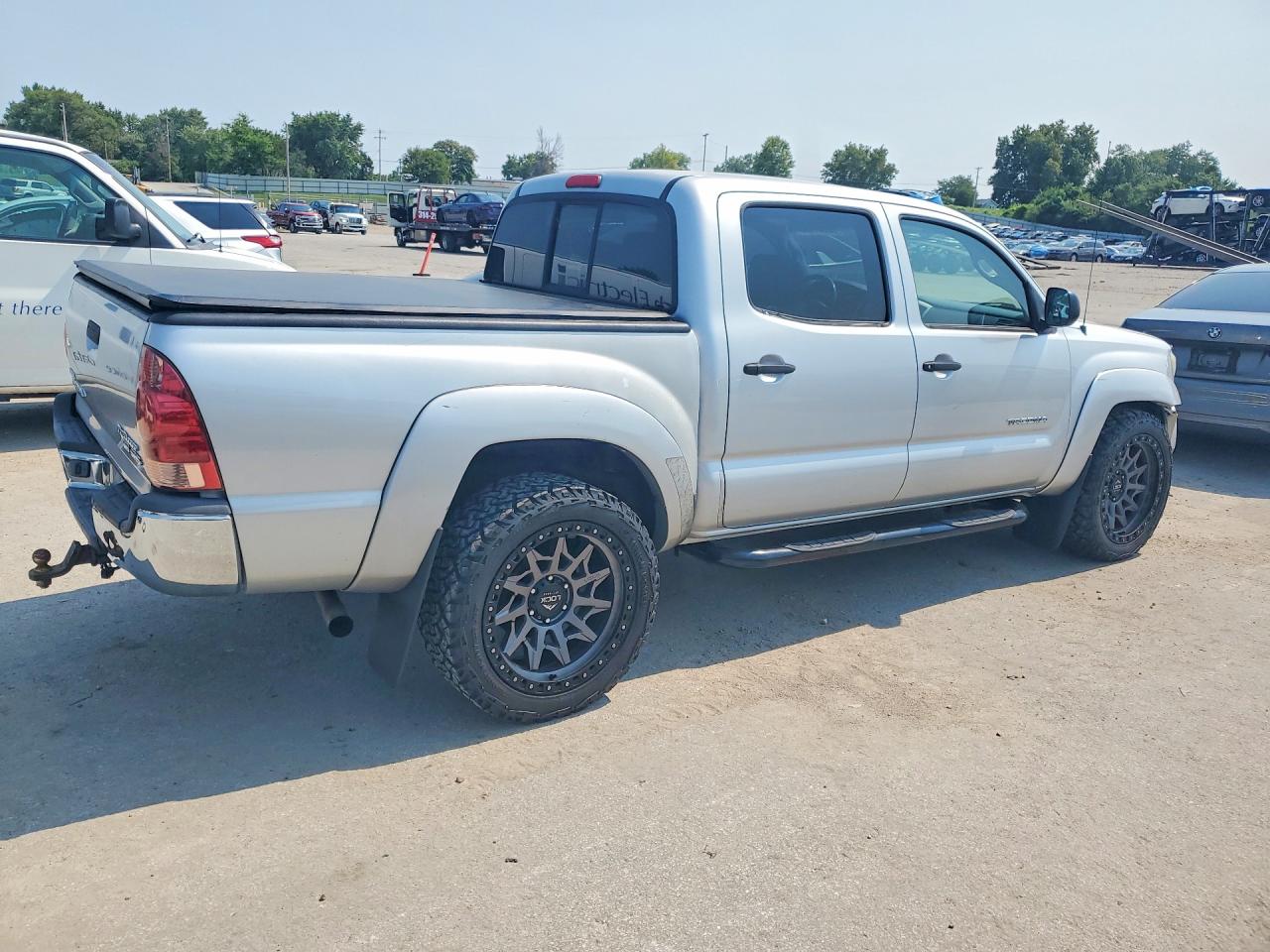 2007 Toyota Tacoma Double Cab Prerunner Silver vin: 3TMJU62N77M037283
