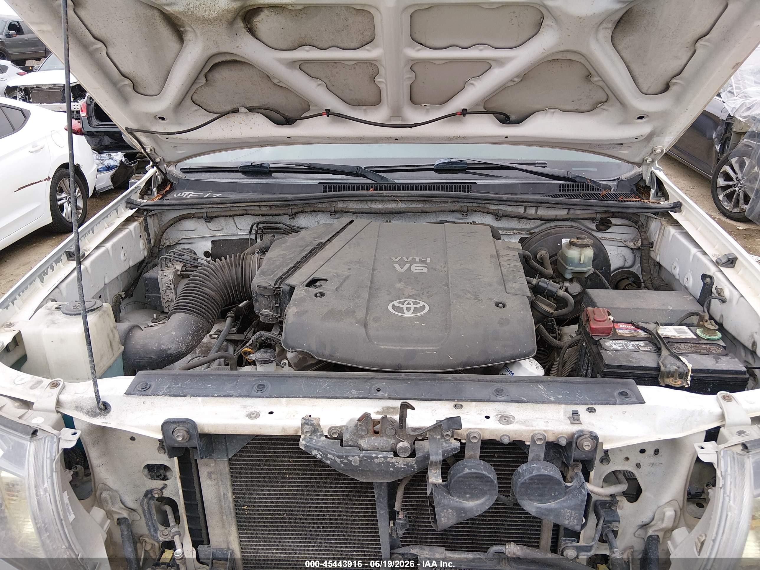 2009 Toyota Tacoma Prerunner V6 White vin: 3TMJU62N79M090858