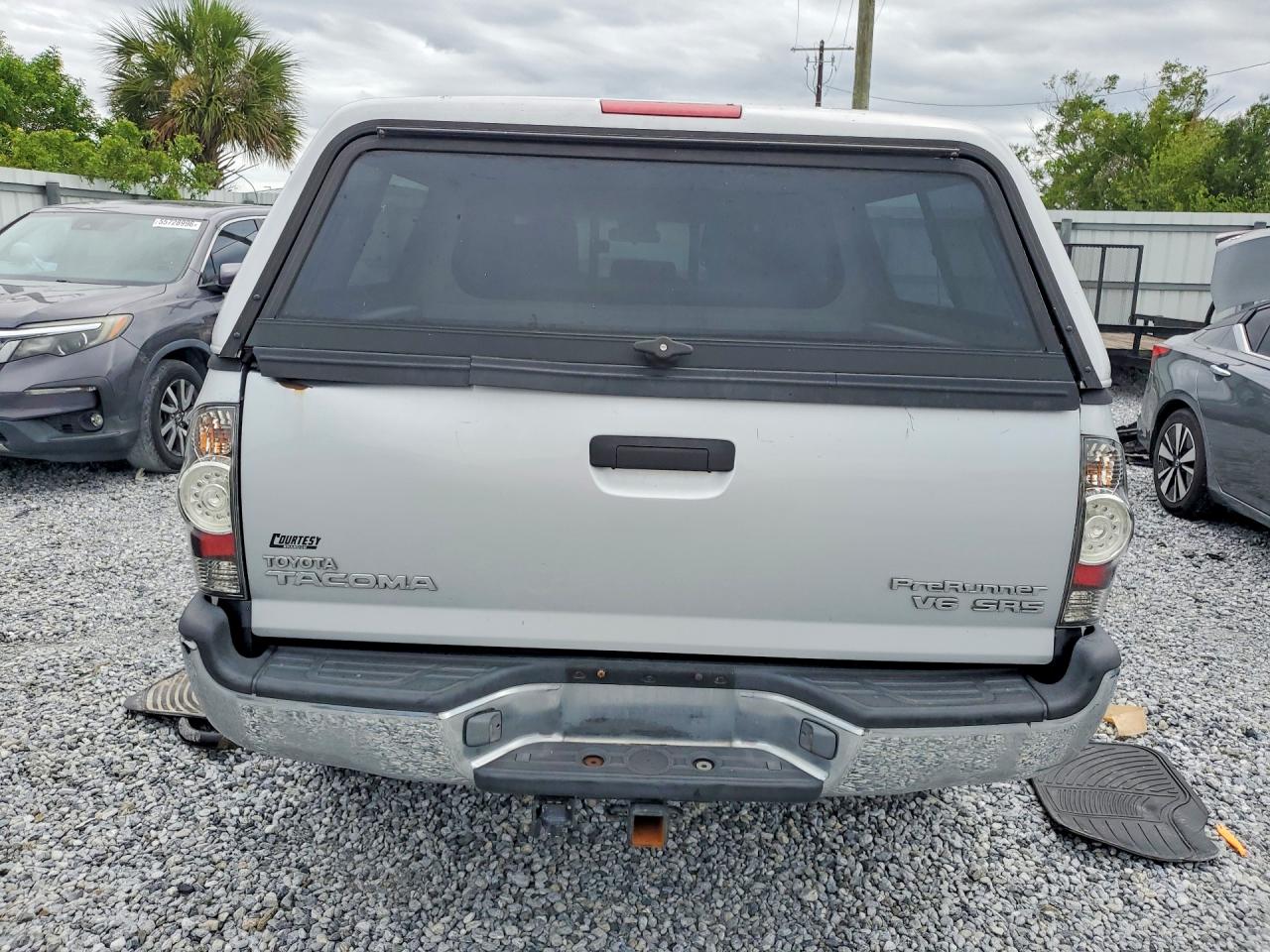 2006 Toyota Tacoma Double Cab Prerunner Silver vin: 3TMJU62N86M015033