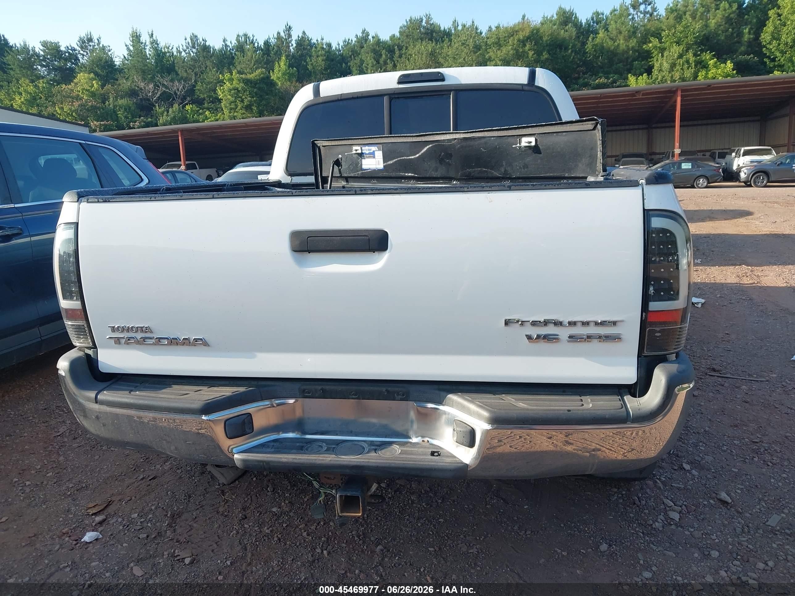 2008 Toyota Tacoma Prerunner V6 Белый vin: 3TMJU62N88M050576