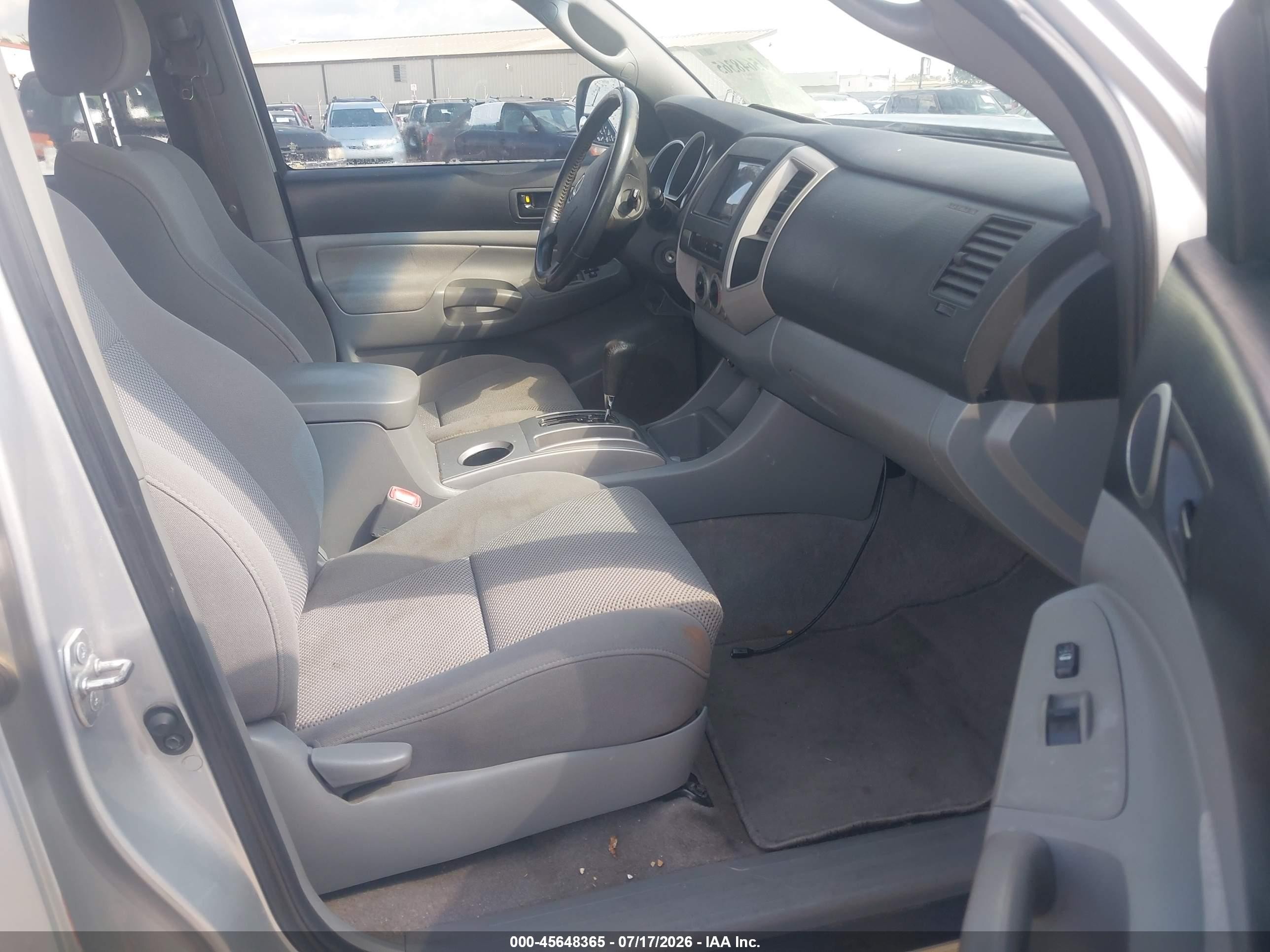 2008 Toyota Tacoma Prerunner V6 Silver vin: 3TMJU62N88M060797