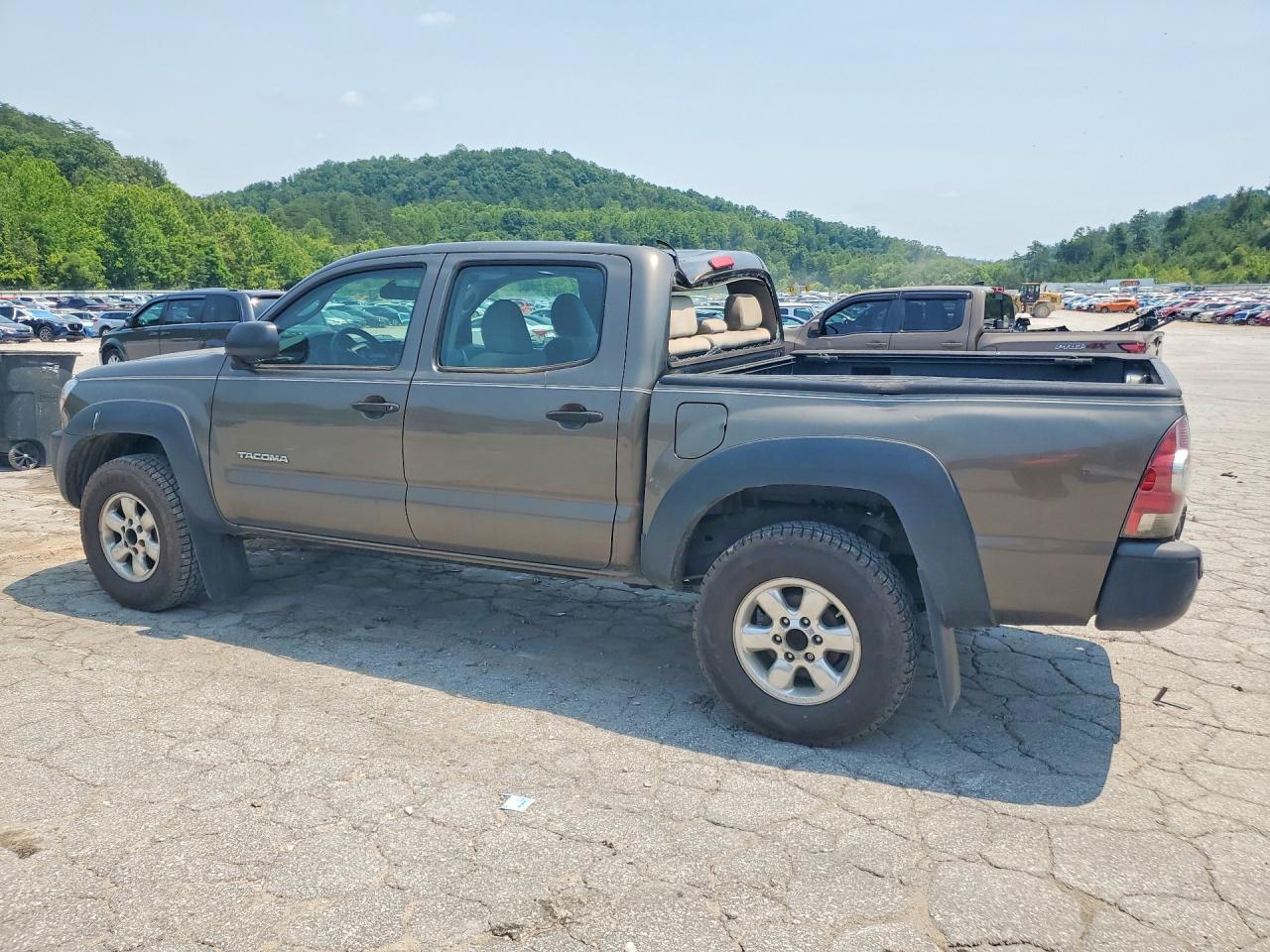 2009 Toyota Tacoma Double Cab Prerunner Tan vin: 3TMJU62N89M081747