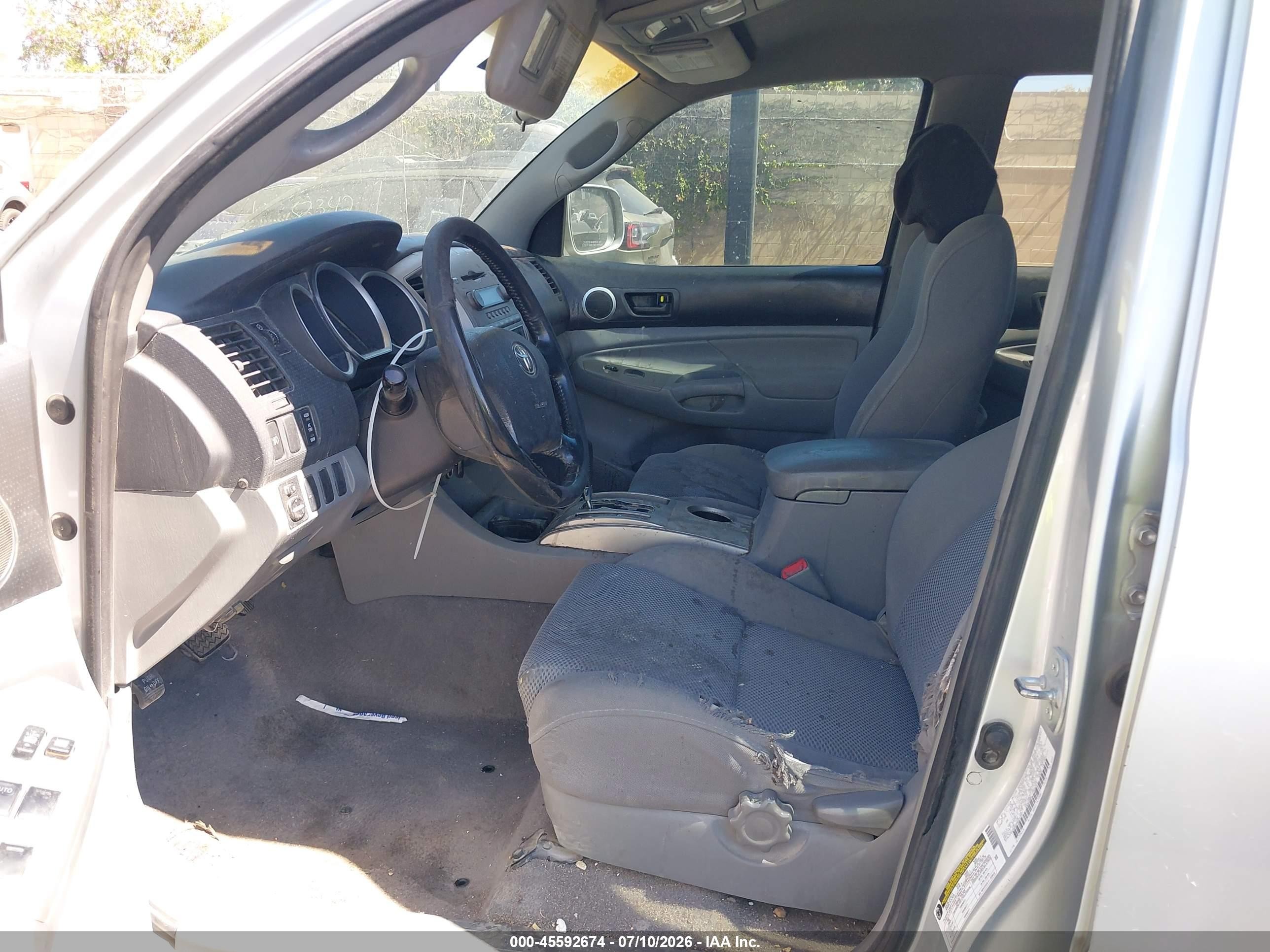 2006 Toyota Tacoma Prerunner V6 Silver vin: 3TMJU62N96M022251