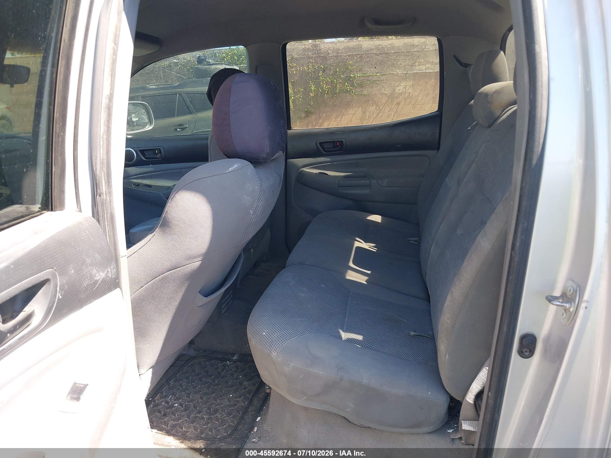 2006 Toyota Tacoma Prerunner V6 Silver vin: 3TMJU62N96M022251