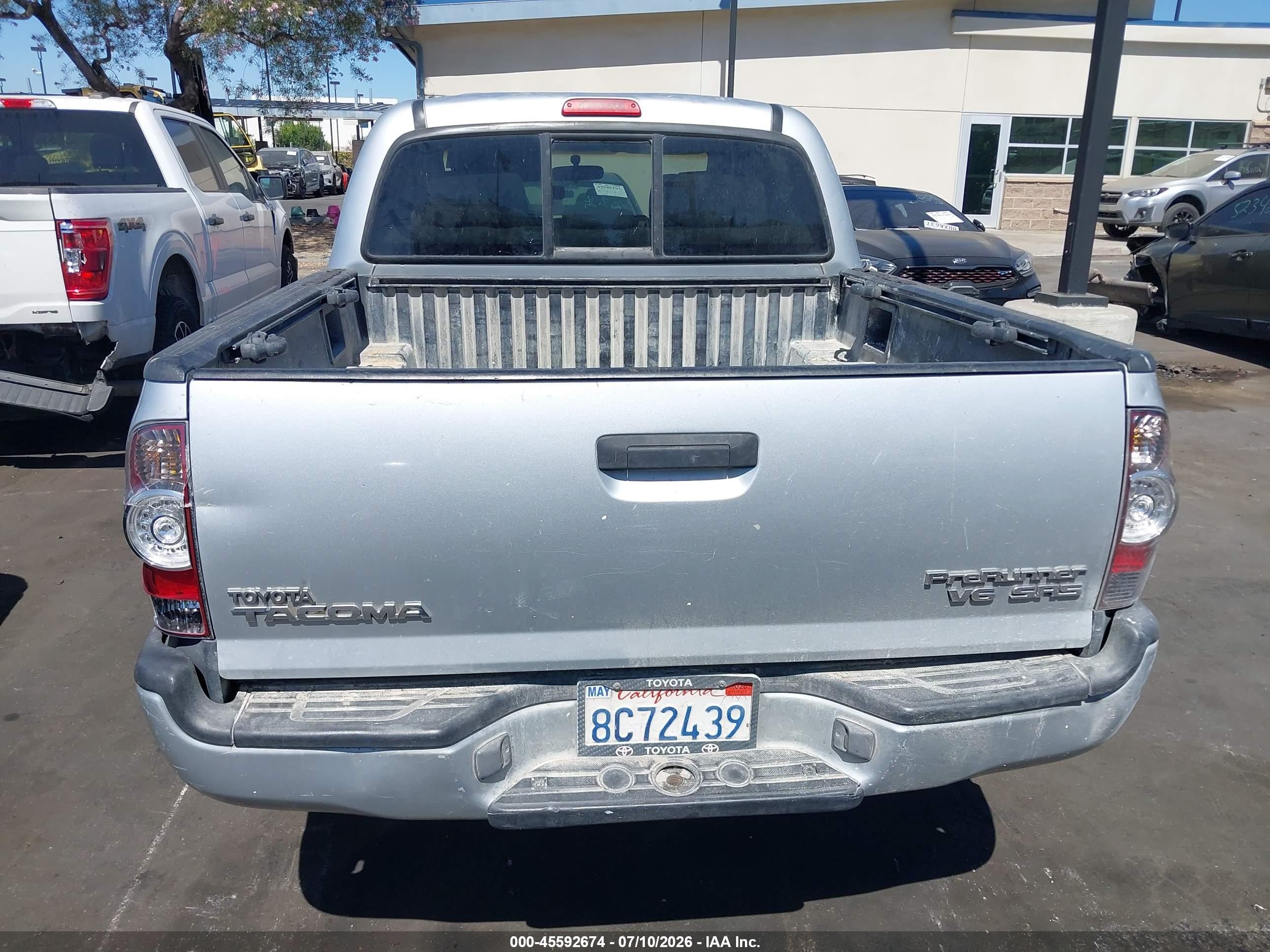 2006 Toyota Tacoma Prerunner V6 Silver vin: 3TMJU62N96M022251