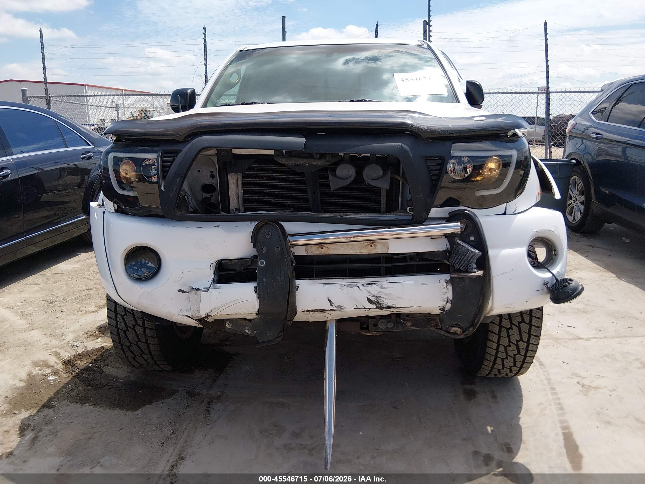 2008 Toyota Tacoma Prerunner V6 White vin: 3TMJU62N98M065152