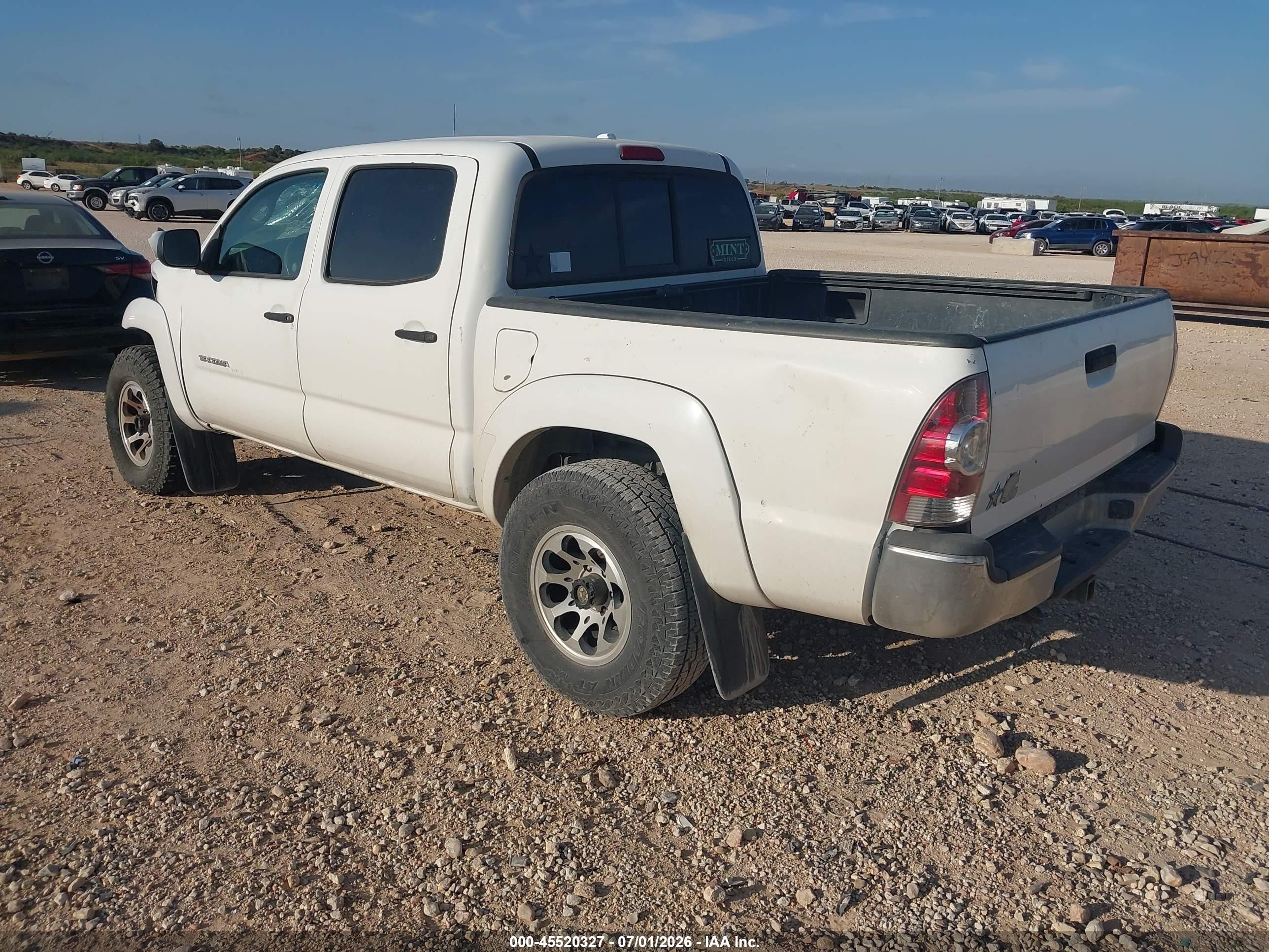 2009 Toyota Tacoma Prerunner V6 White vin: 3TMJU62N99M087878